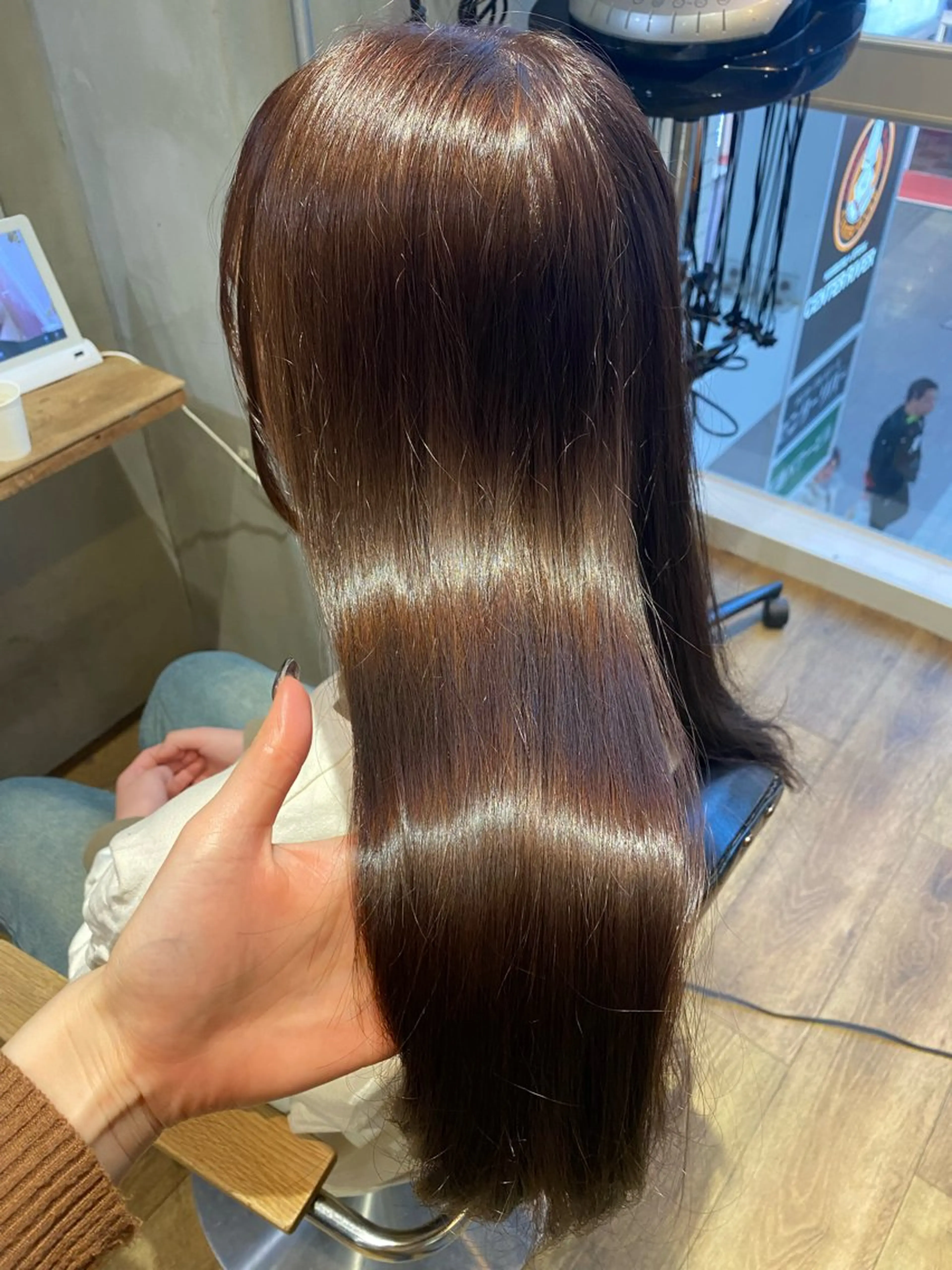 セミロング カット ヘアカラー トリートメント 井上 麻帆のヘアスタイル