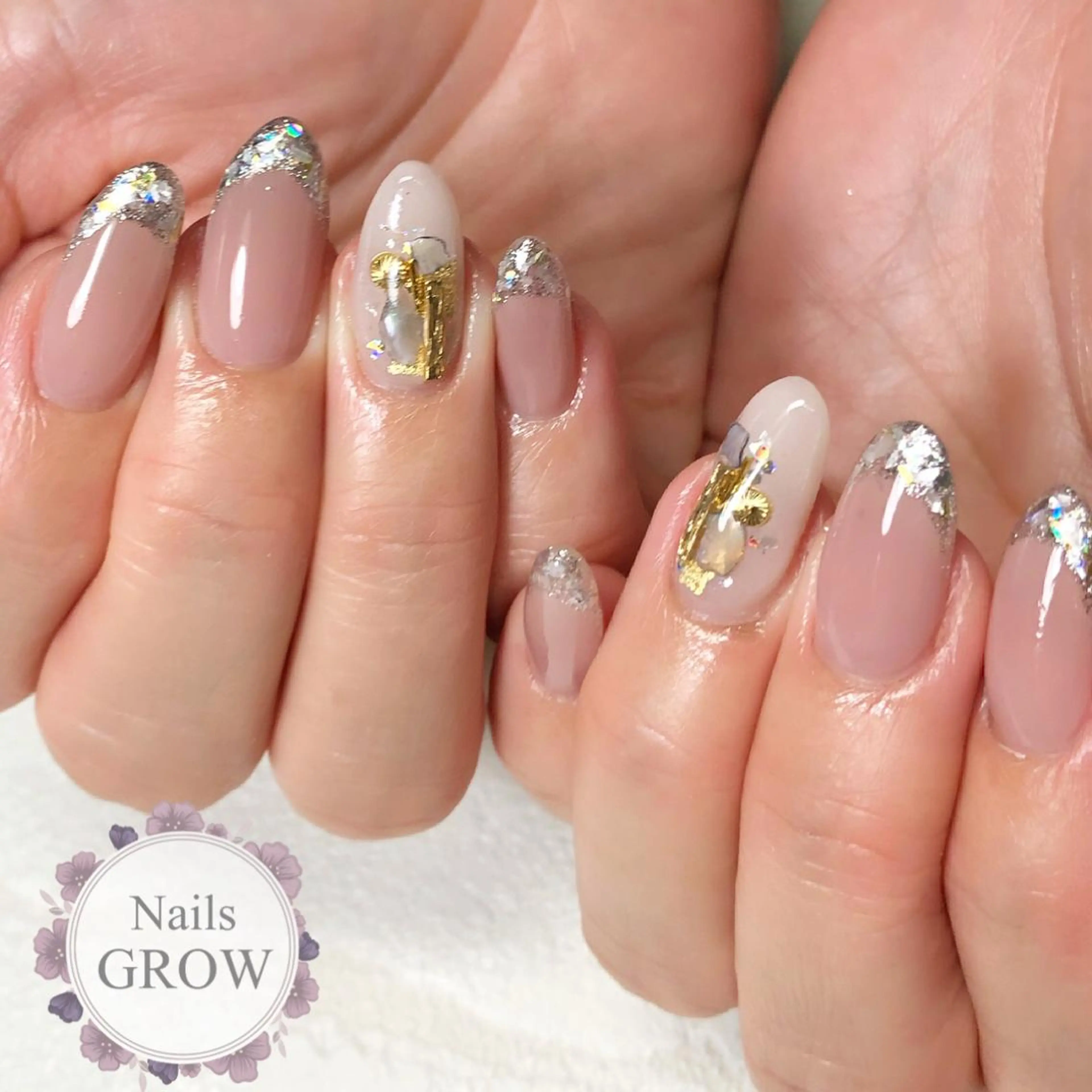 ネイル フレンチネイル ガラスフレンチ Nails GROWのネイルデザイン