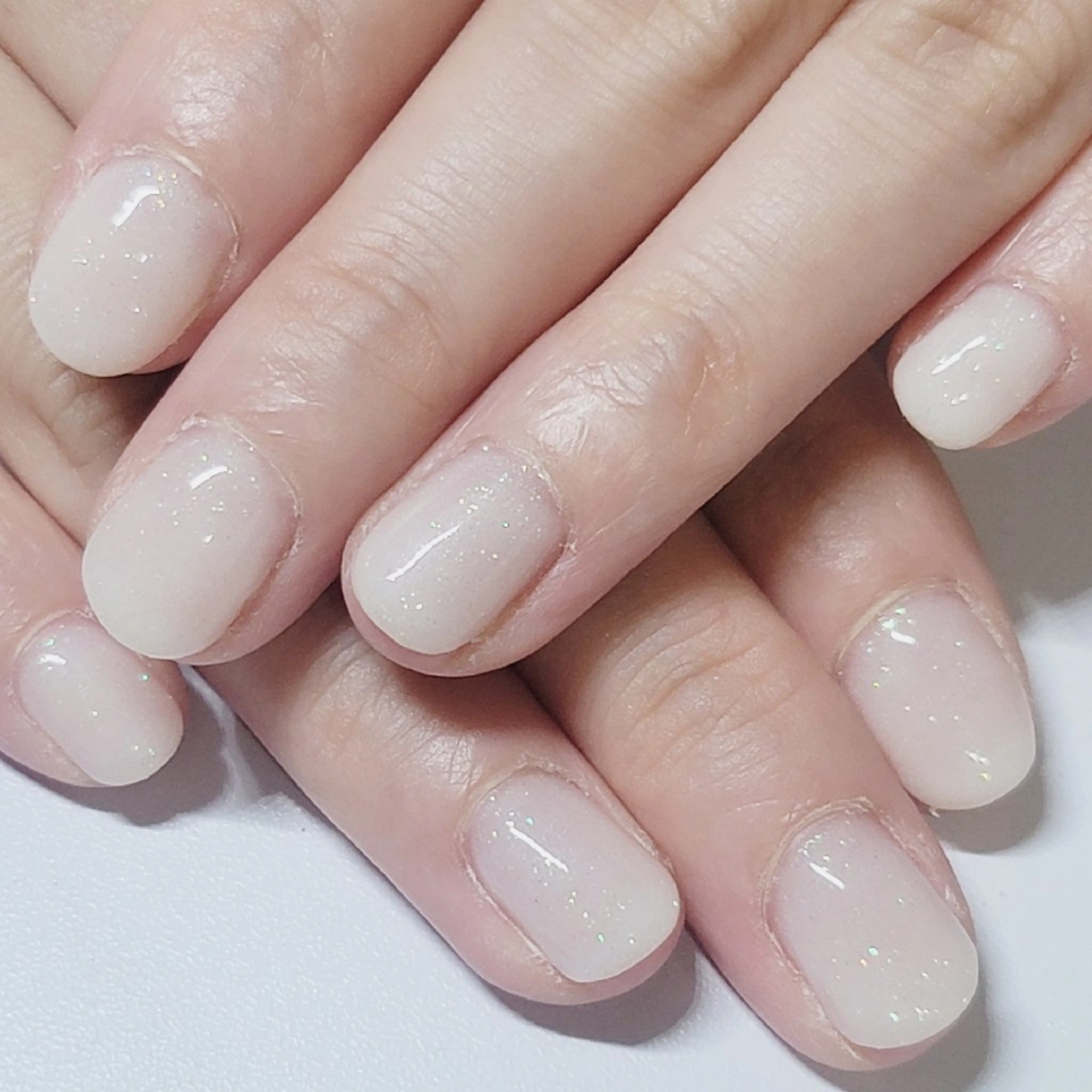 ネイル ラメ(グリッター) ワンカラーネイル ホワイト ハンドネイル よしだ ひろきのネイルデザイン