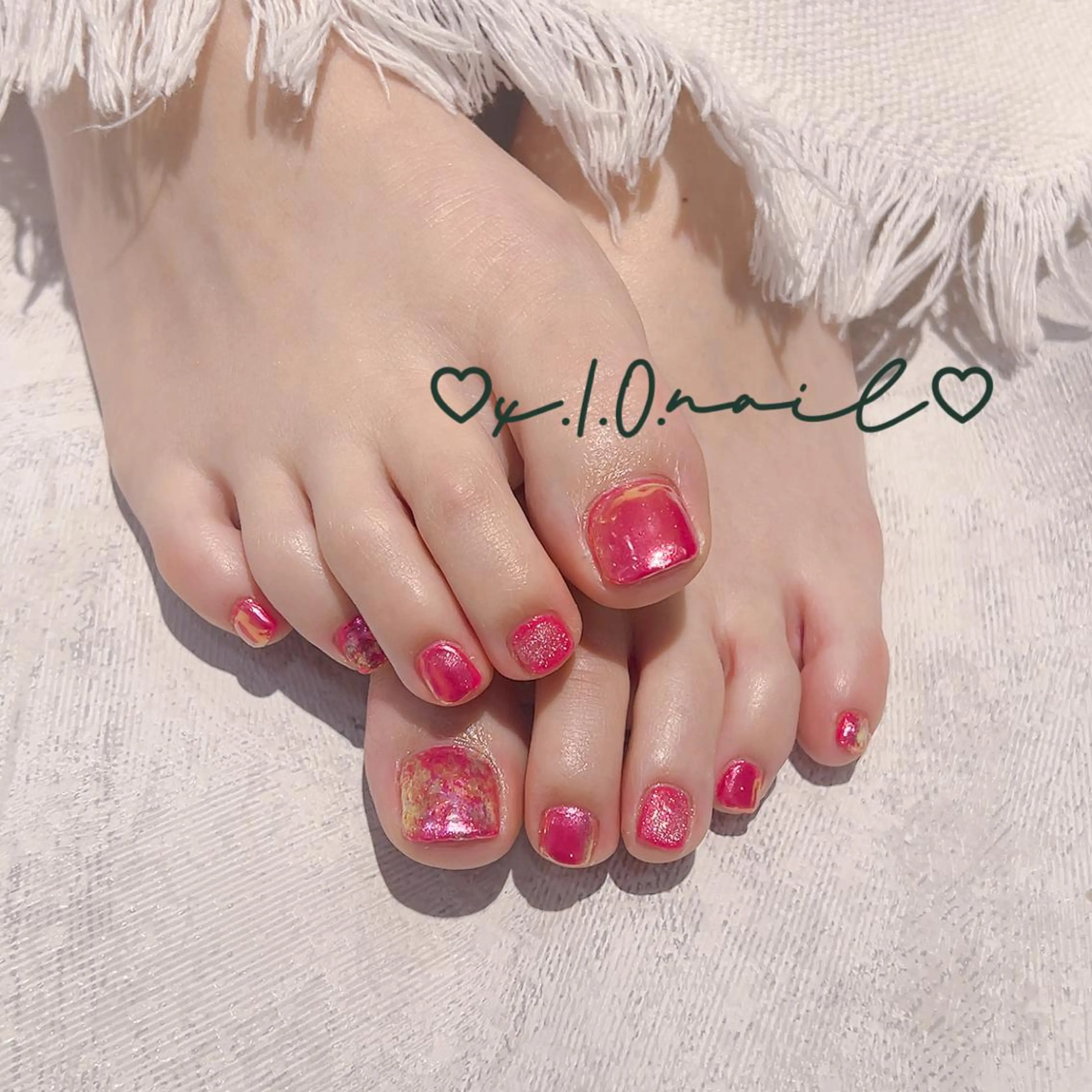 ネイル アニマル柄 アートネイル ミラーネイル ニュアンスネイル 春ネイル フットネイル x.1.0.nail ♡Cのネイルデザイン