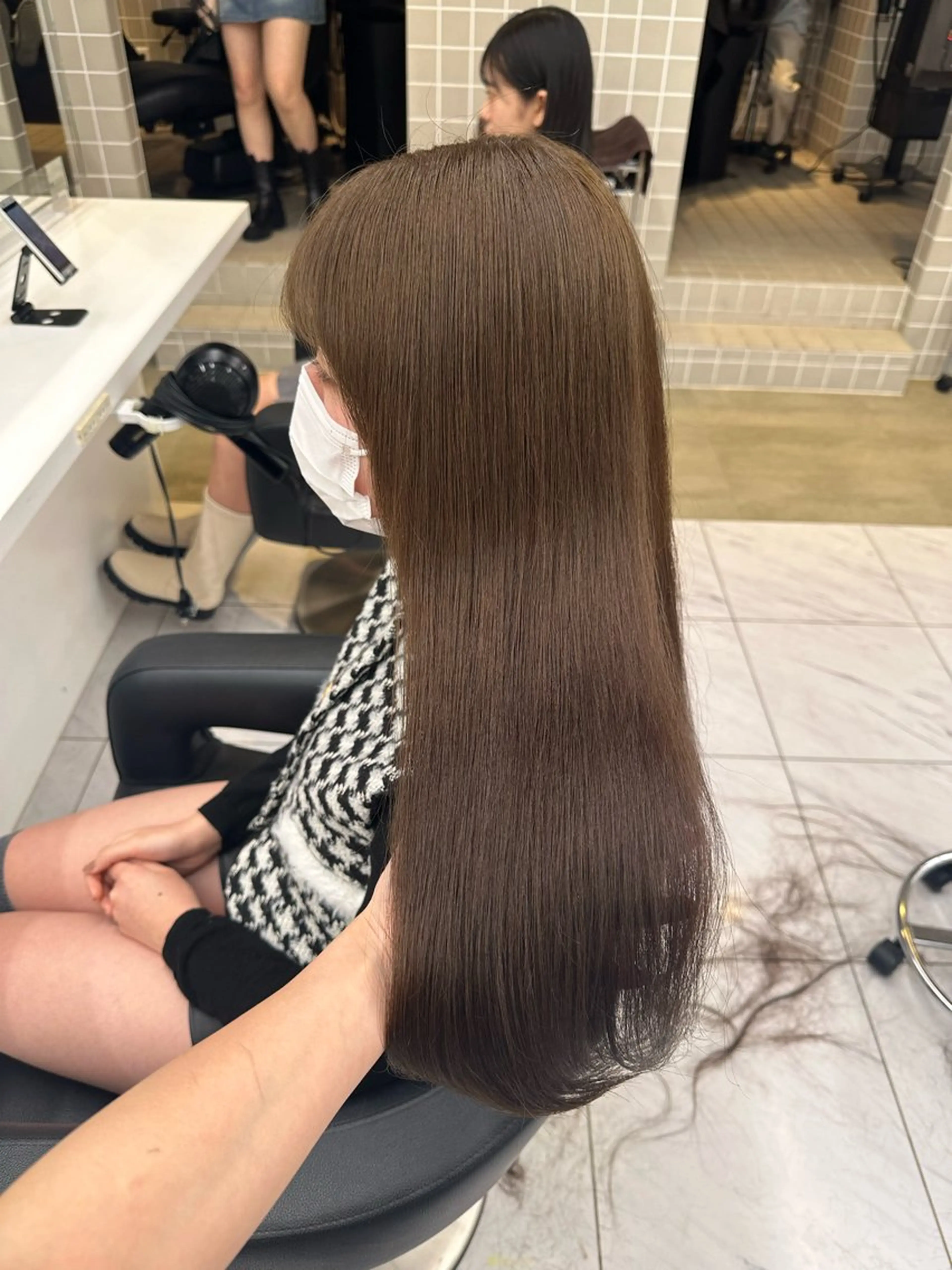 ロング カラー ベージュカラー 黒髪 ブリーチ ブルーカラー ブルーブラック ヘアカラー 🪞ハイトーン🪞 🤍waka🤍のヘアスタイル