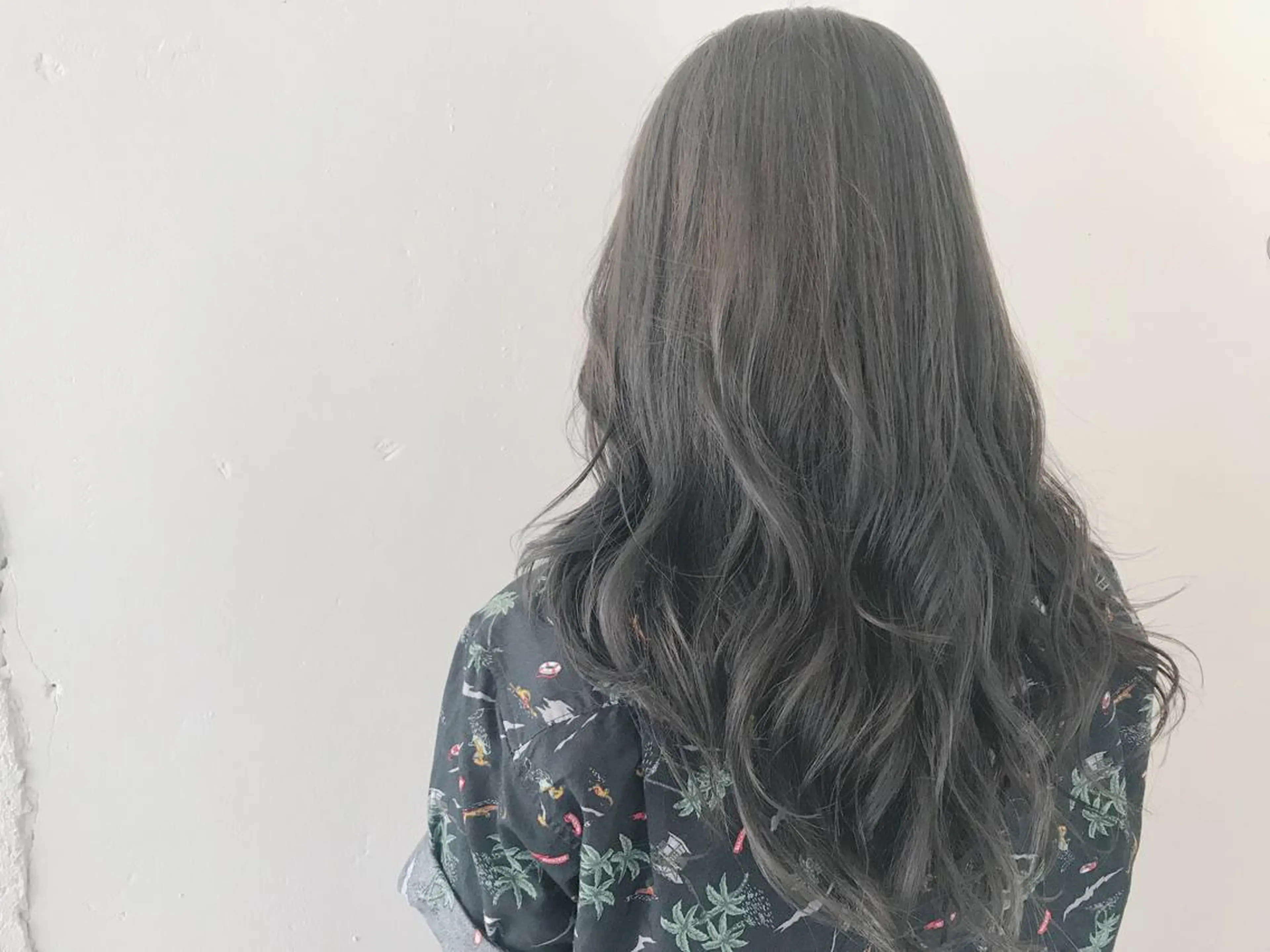 ロング カラー ブリーチ グレージュ 💈LuTa💈_ 公式_NewOpenのヘアスタイル