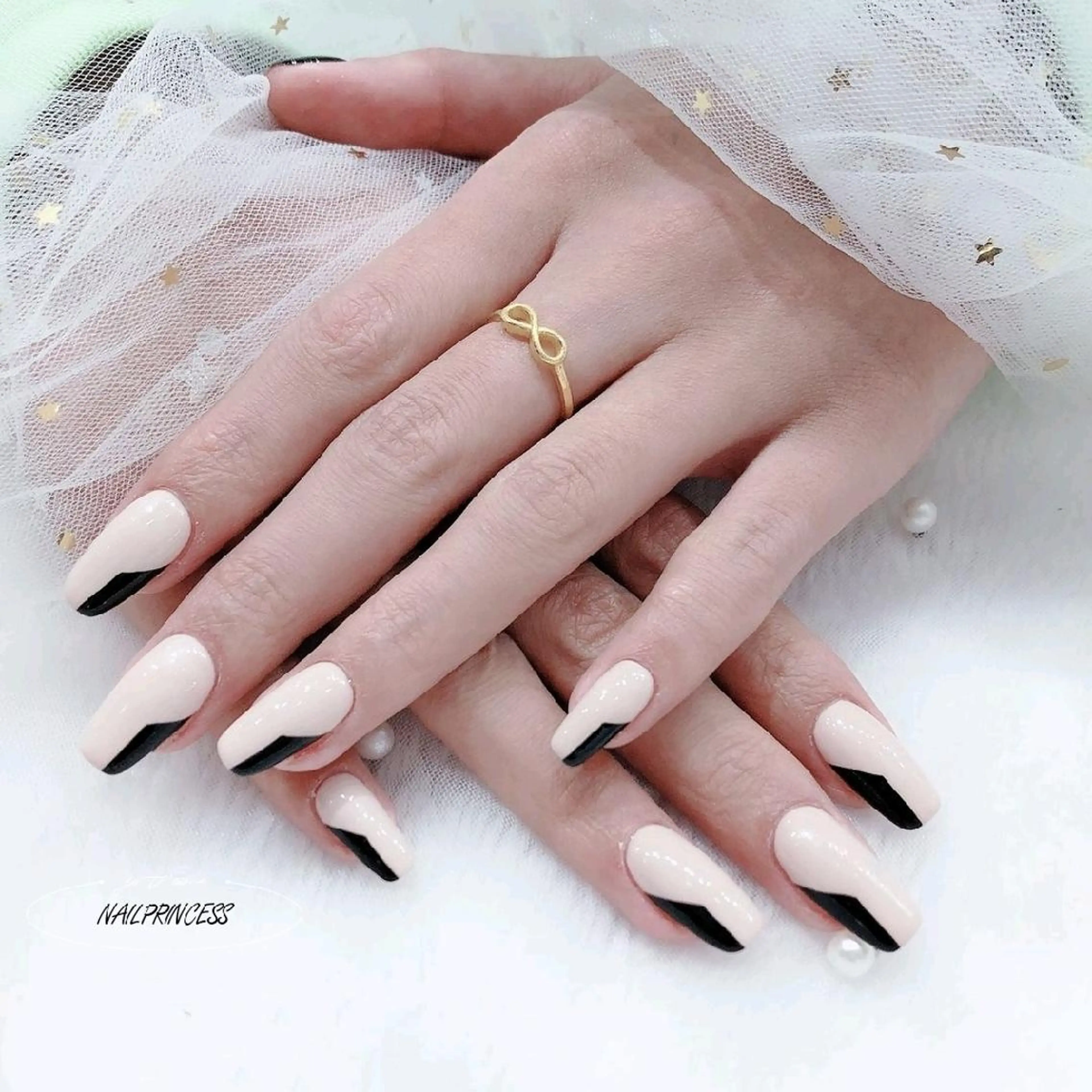 ネイル オーロラネイル ジェルネイル マグネットネイル シンプルネイル ブライダルネイル NailPrincess所属・princess スカルプ専門店のネイルデザイン