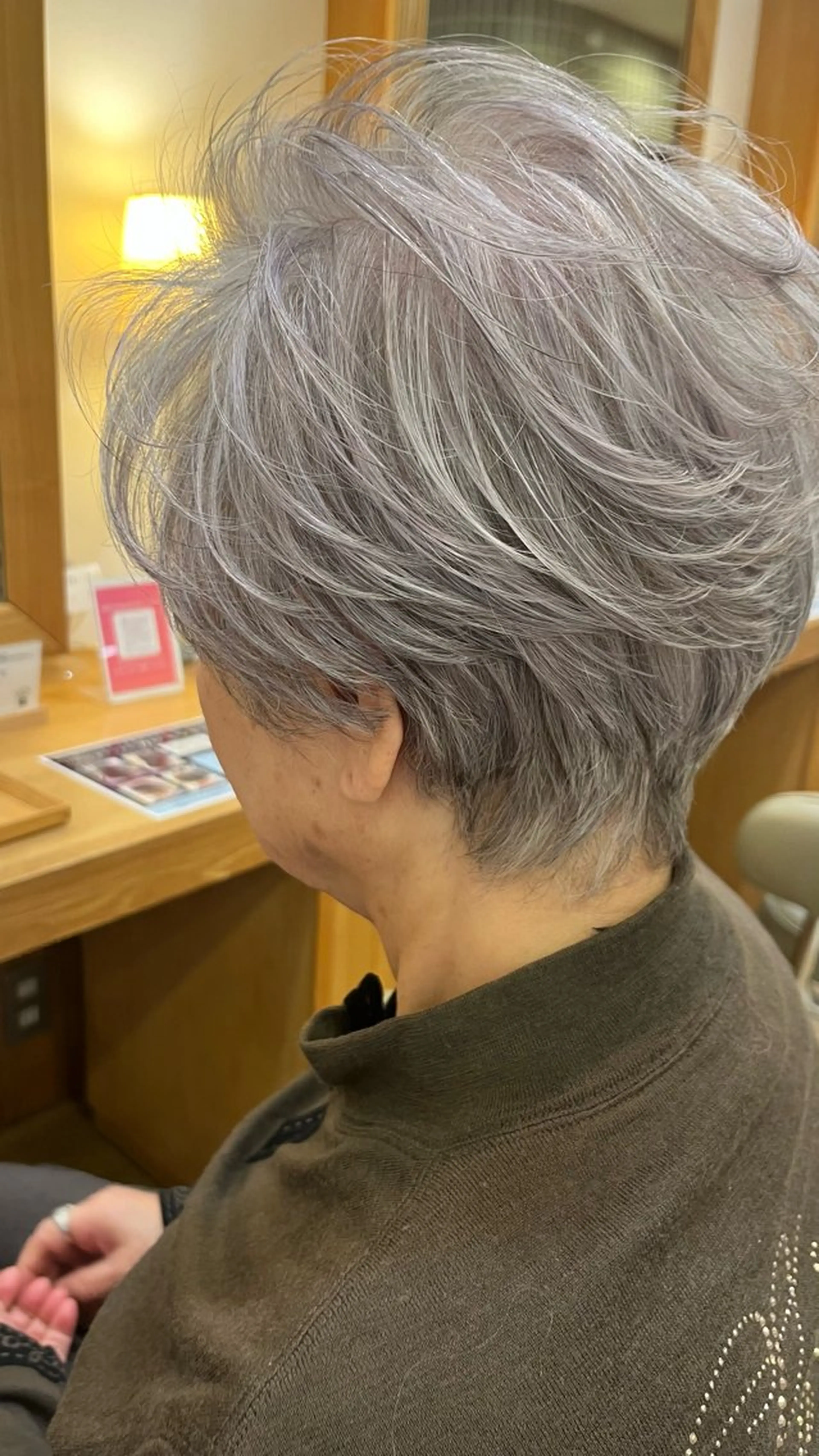 ショート カラー 浅井 理恵のヘアスタイル