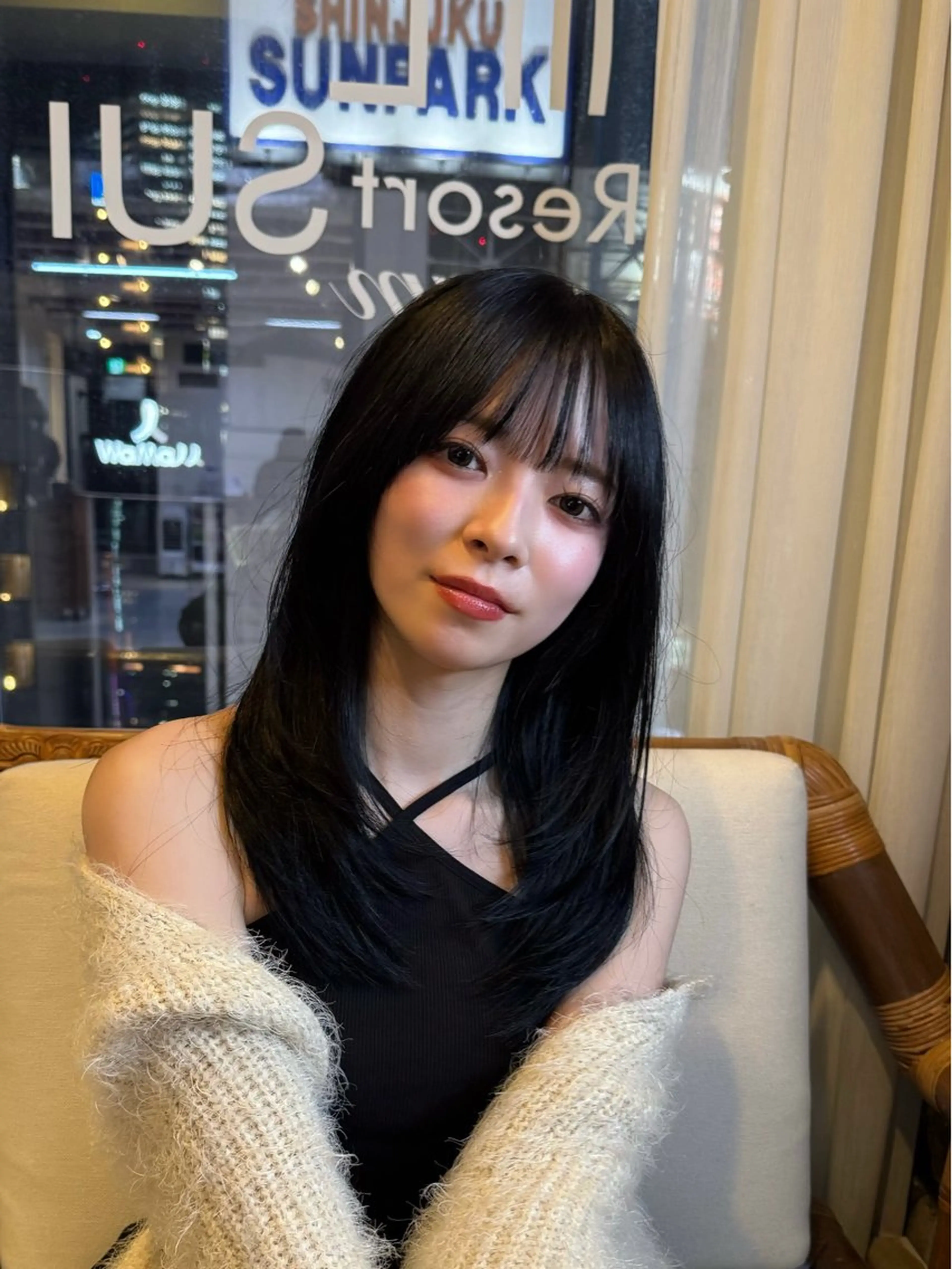 ロング カラー ロングレイヤー 黒髪 レイヤーカット ロング トリートメント カット ヘアカラー トリートメント Bonheur銀座 /前田 栞九郎のヘアスタイル