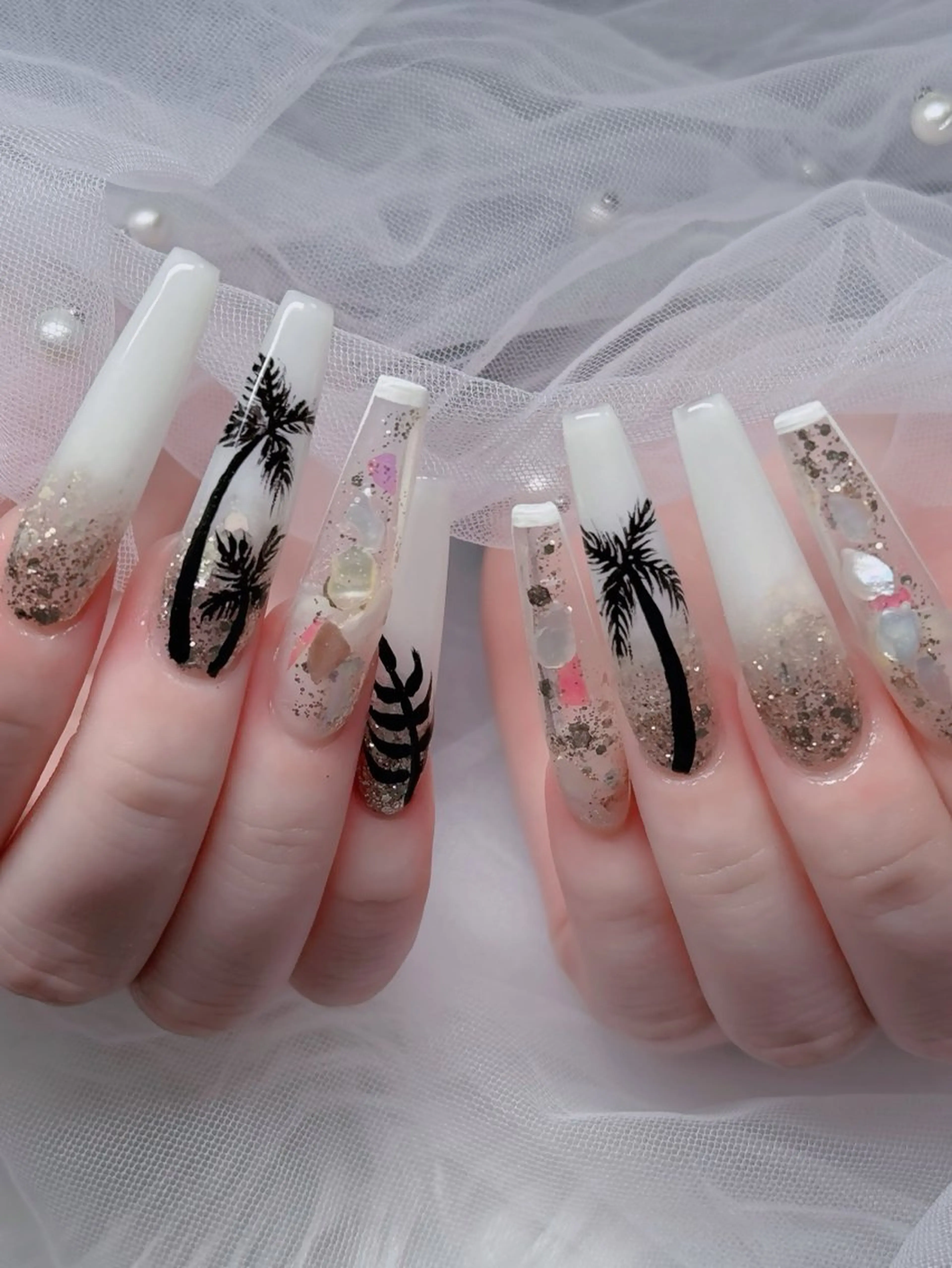 ネイル フレンチネイル ジェルネイル ガラスフレンチ ハロウィン ハート ハンドネイル H.baby Nail Salonのネイルデザイン