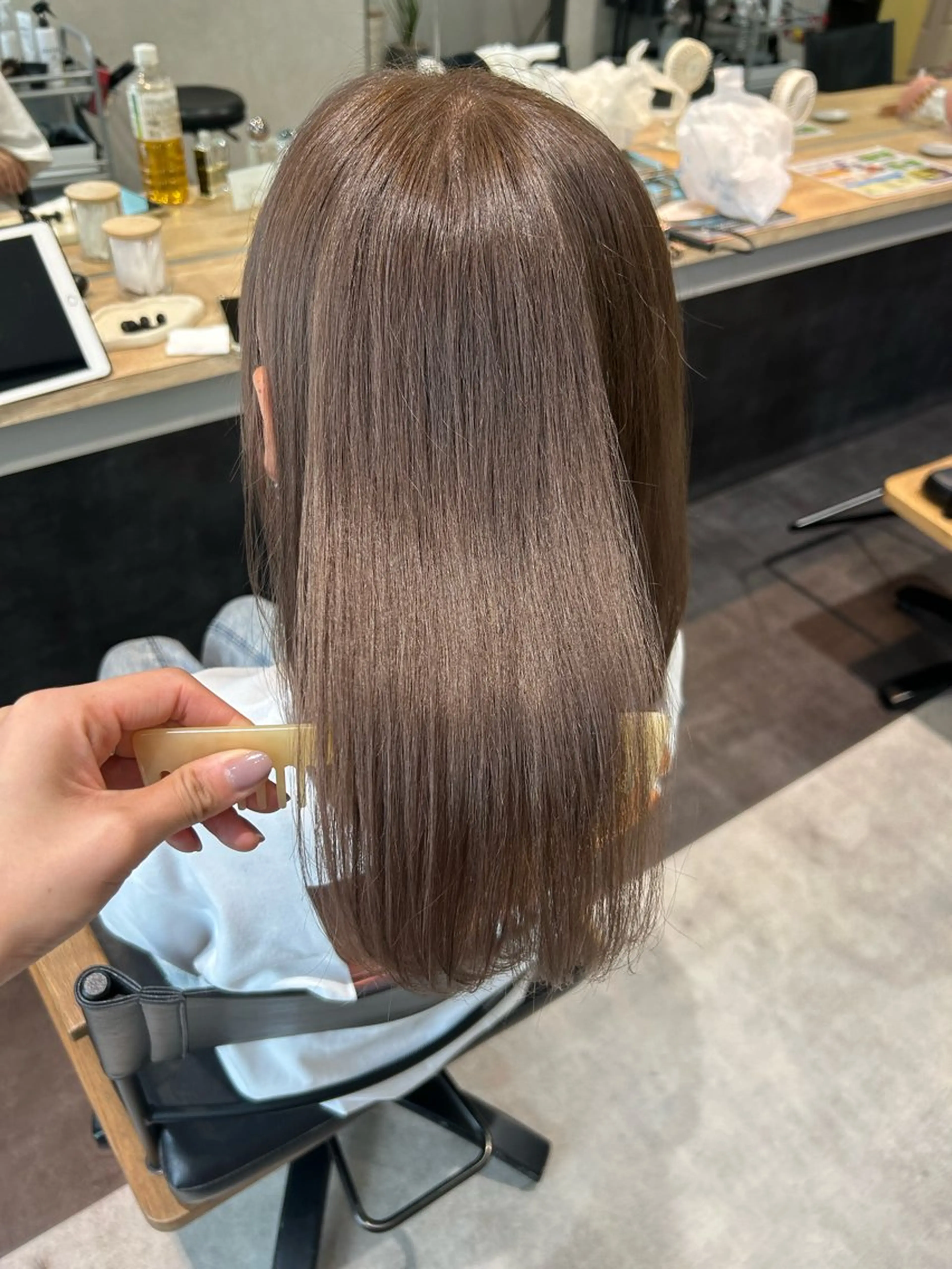 セミロング カラー ブリーチ グレージュ カット ヘアカラー トリートメント hub hair レイヤー/透明感のヘアスタイル