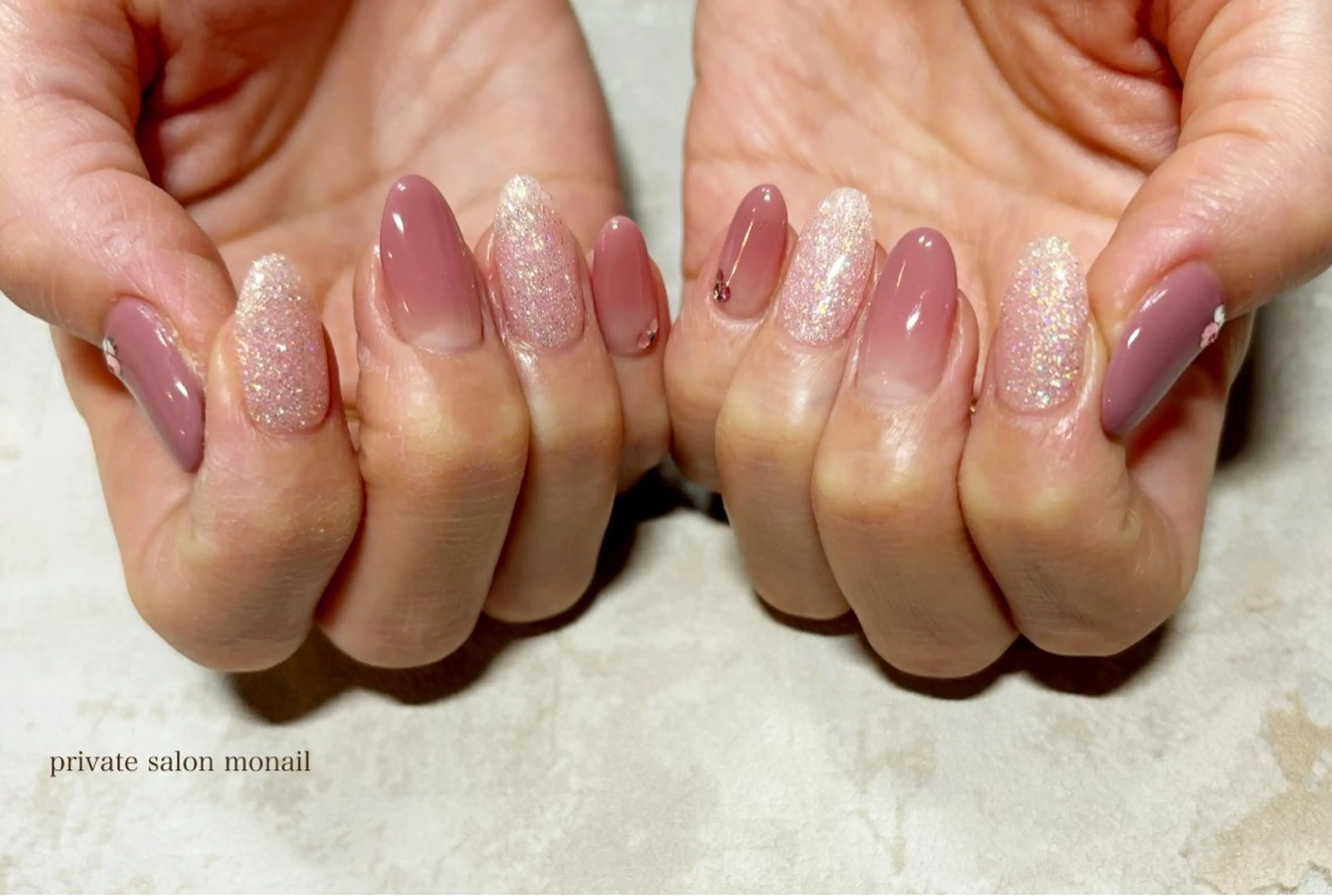ネイル グラデーション ラメ(グリッター) ピンク ハンドネイル private  nail monail所属・nail salon monailのネイルデザイン