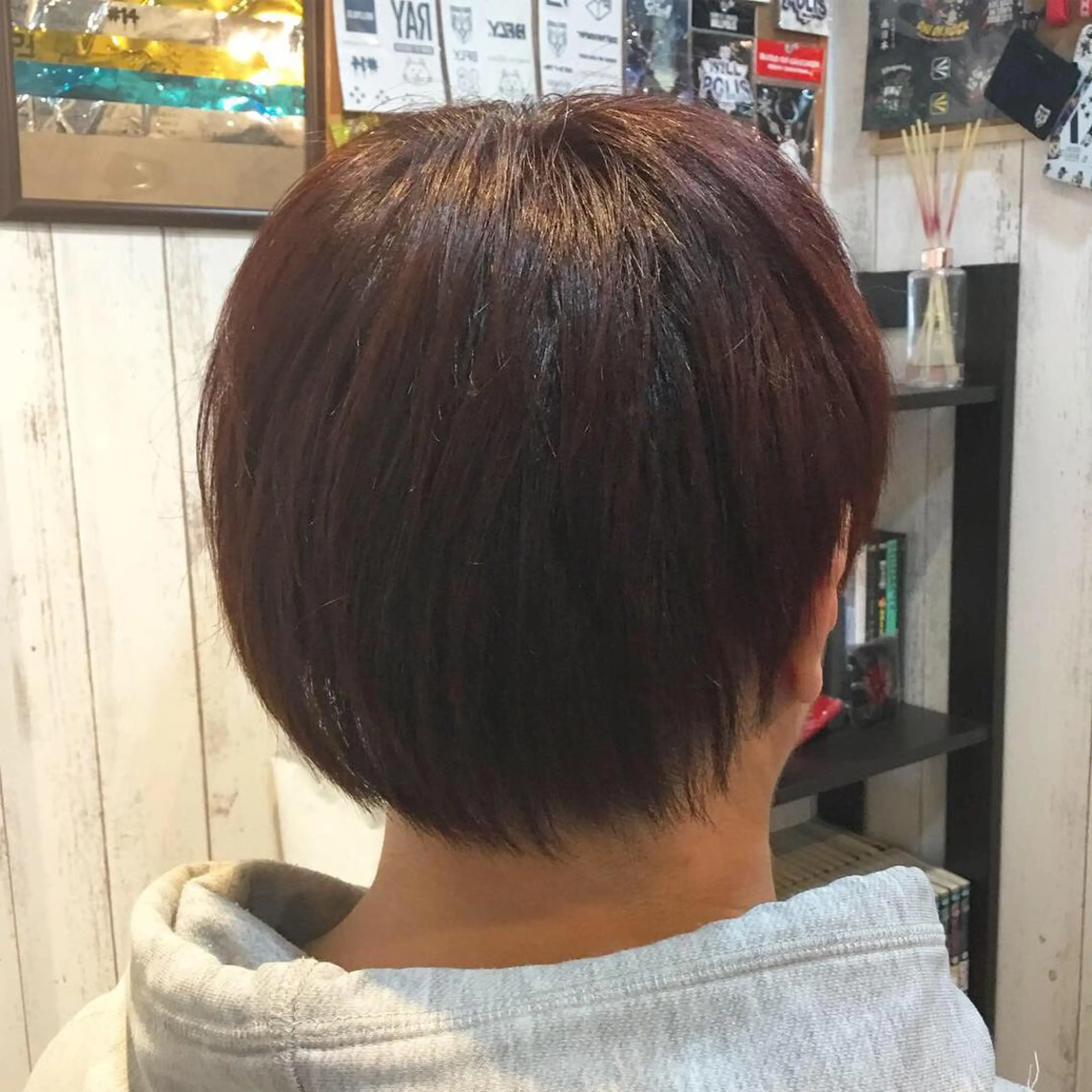 ショート カラー embrace エンブレイスのヘアスタイル