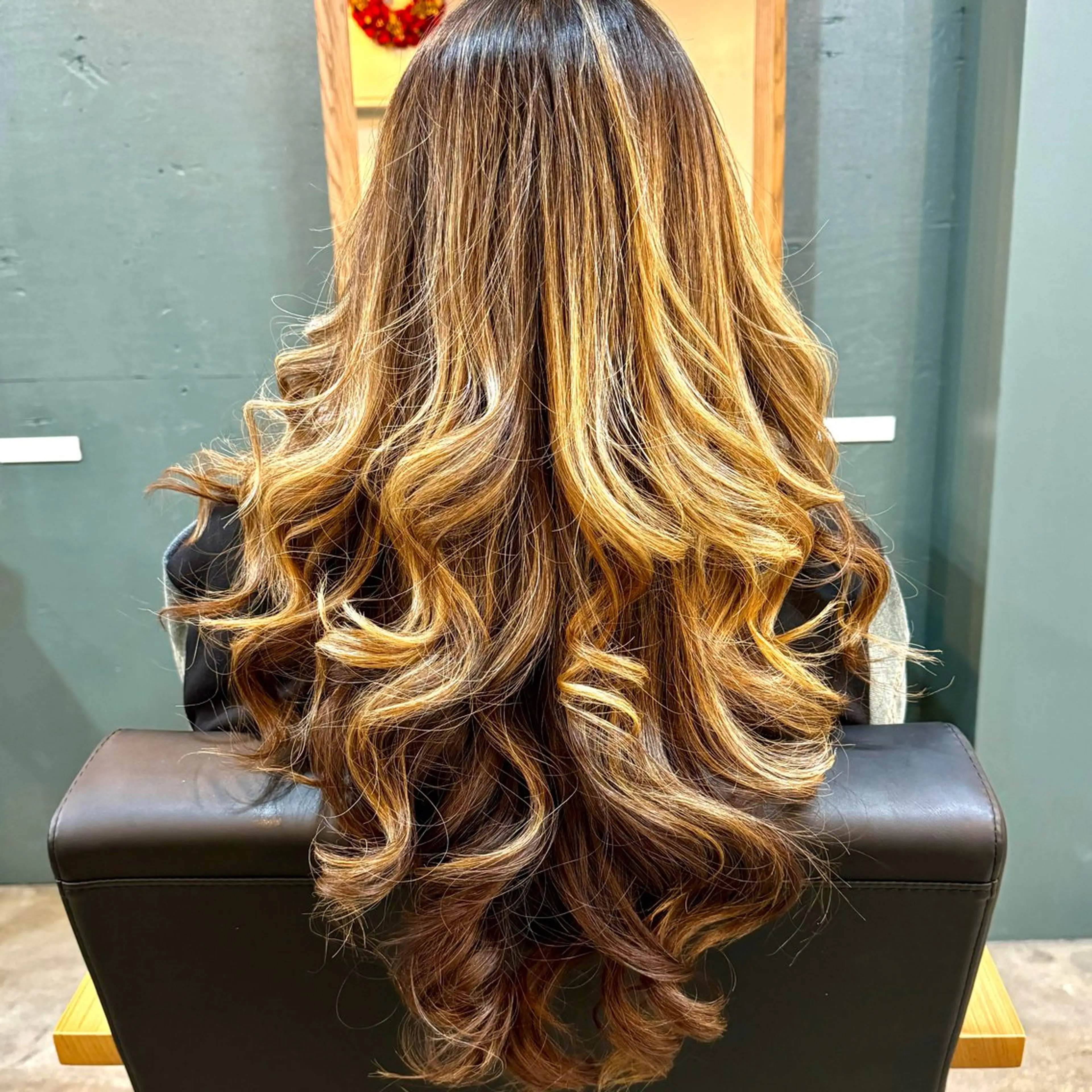 ロング 顔周りカット ハイレイヤー レイヤーカット カット ヘアカラー トリートメント 🌟石川 龍之介🌟のヘアスタイル