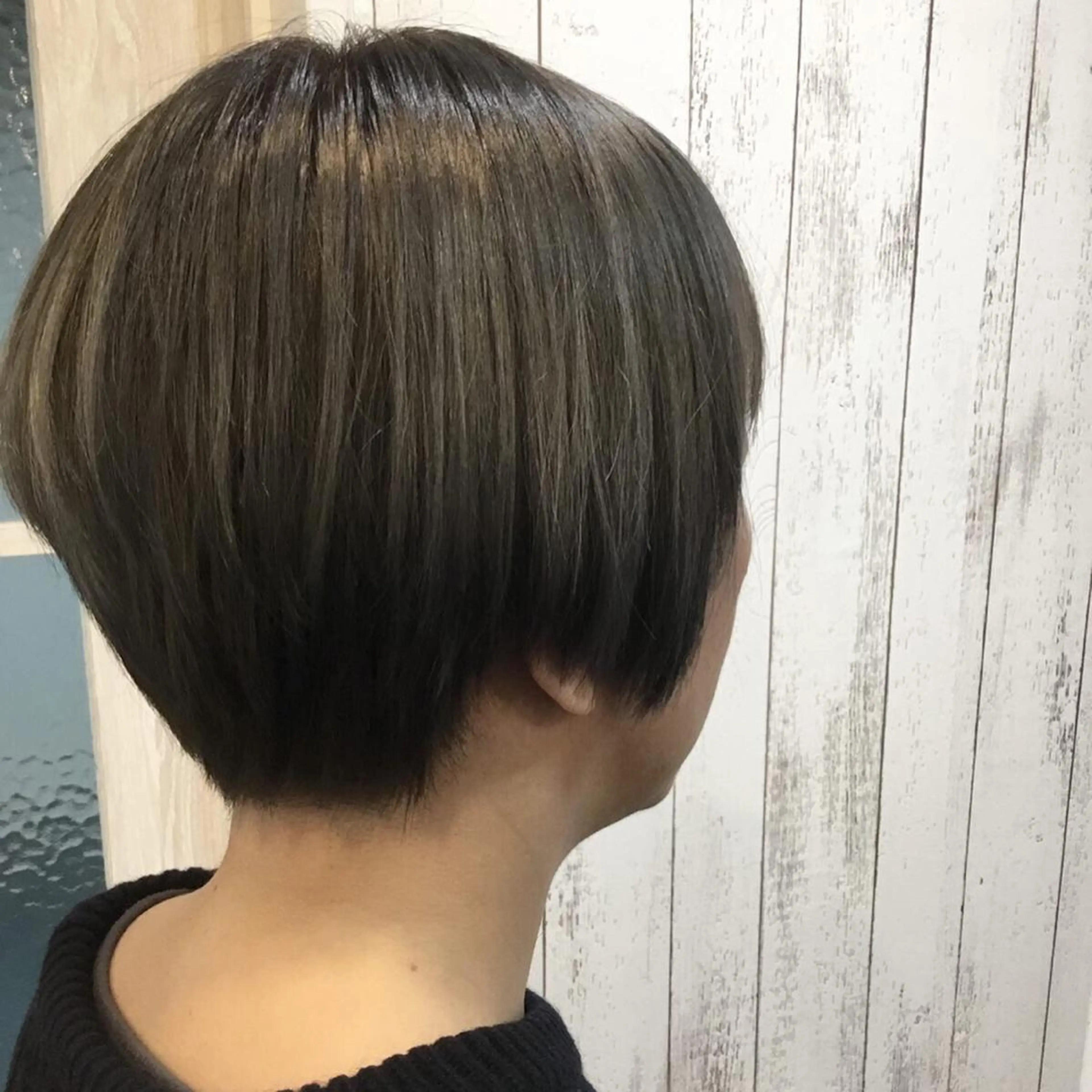 ショート カラー embrace エンブレイスのヘアスタイル
