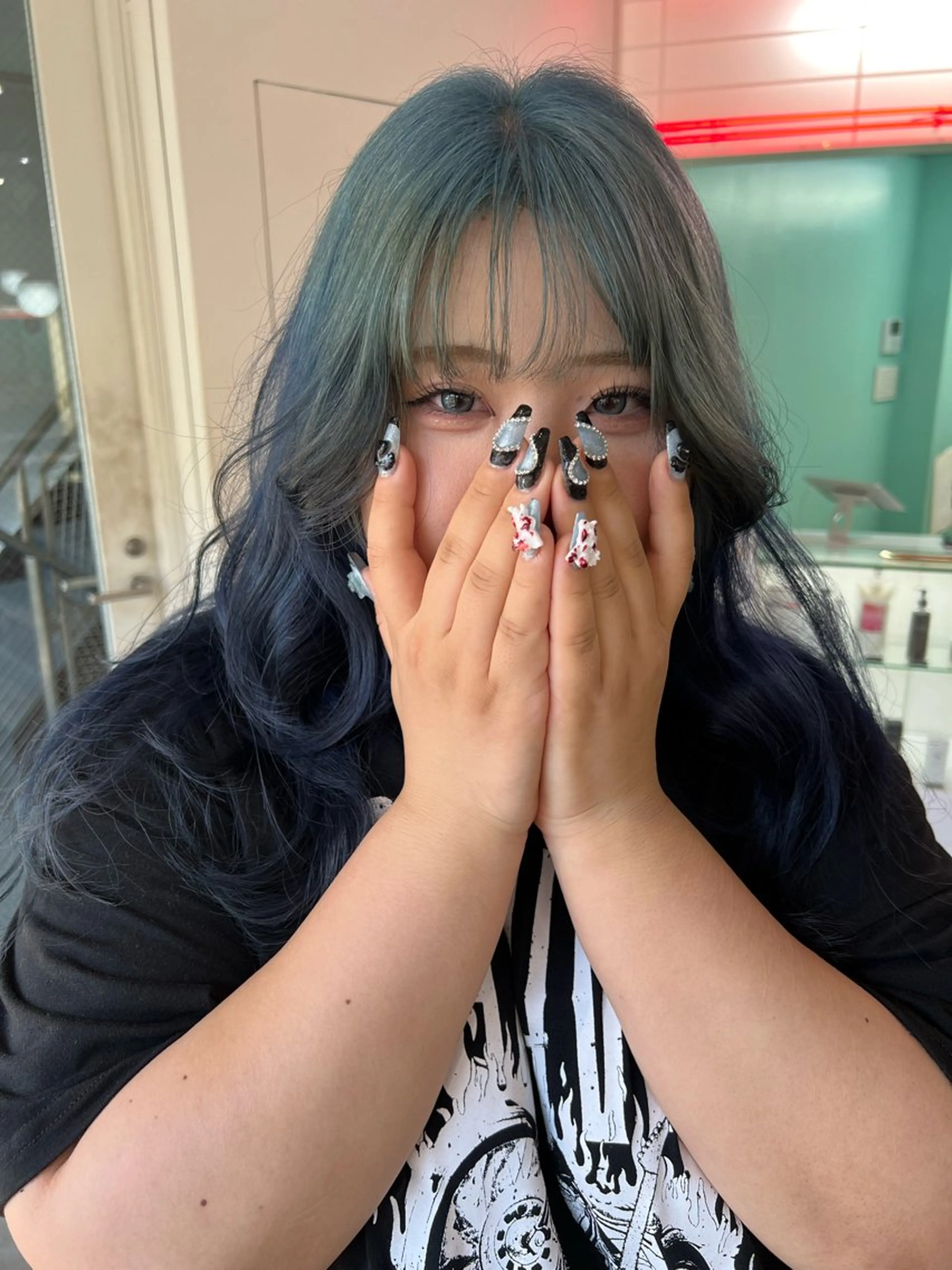 ミディアム カット ヘアカラー 💥ウルフカット デザインあんな💥のヘアスタイル