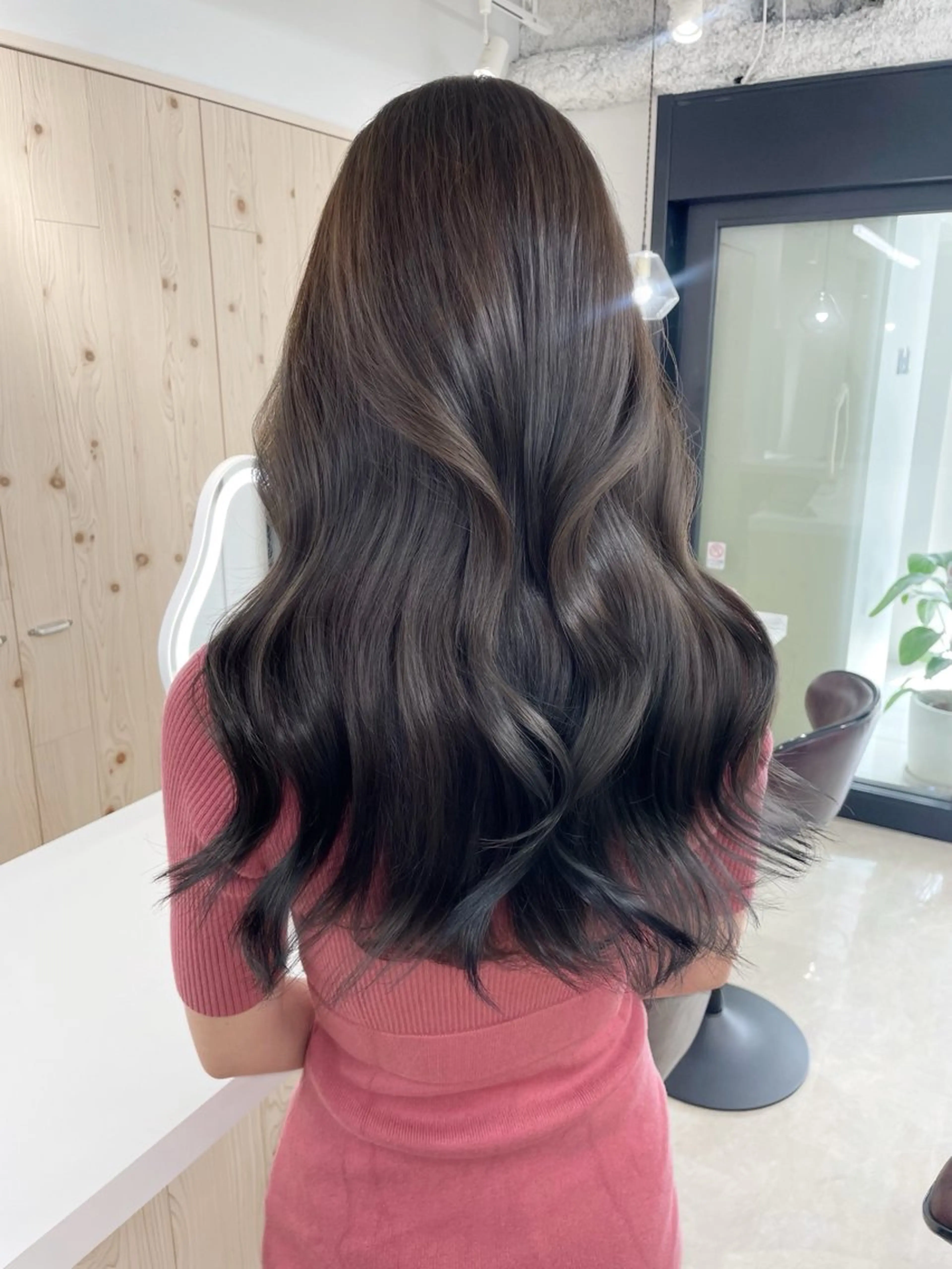 ロング カラー カット ヘアカラー トリートメント ヘアセット 新宿/韓国ヘア/ 髪質改善ストレートのヘアスタイル