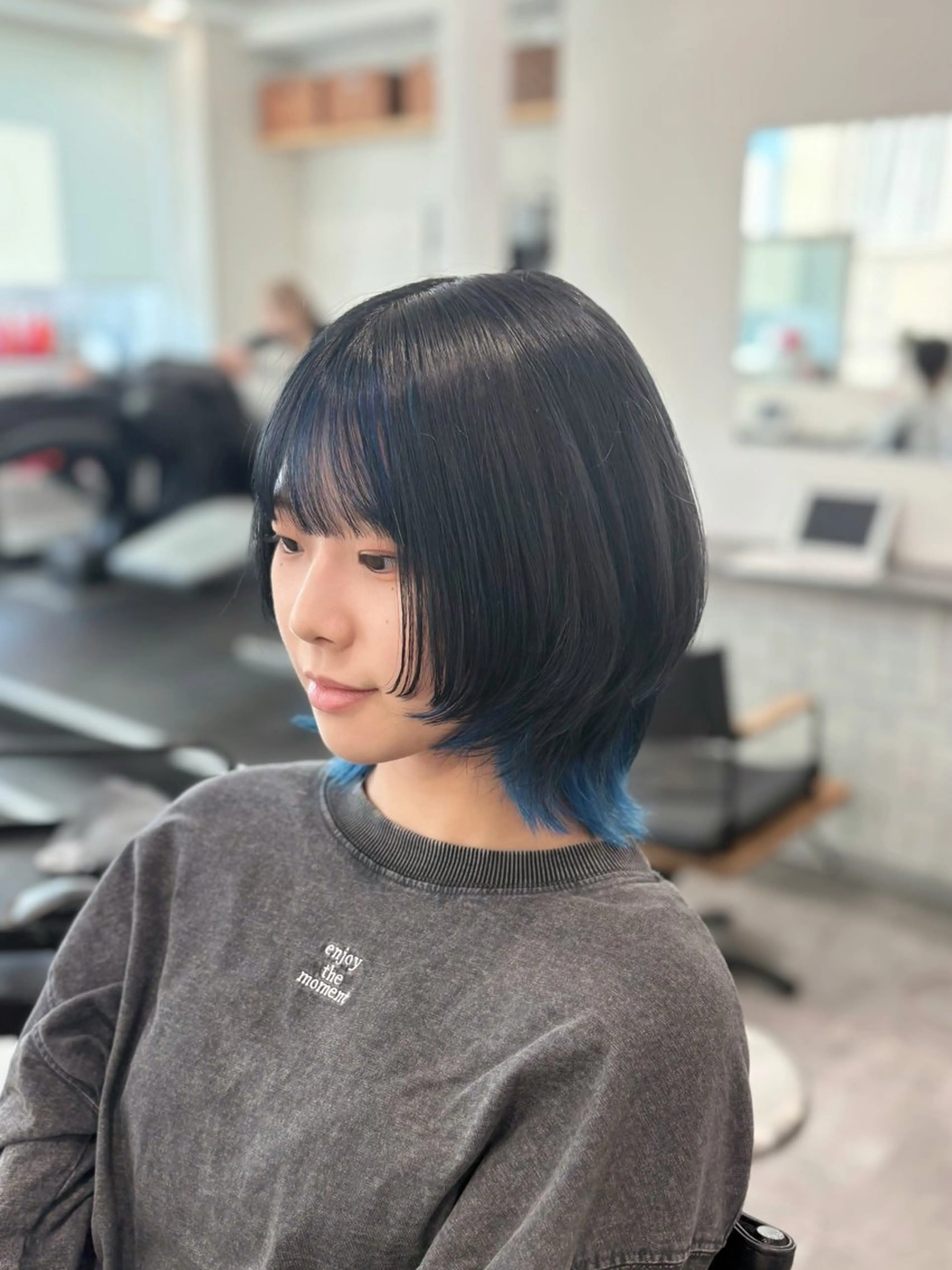 ミディアム カラー カット GaKu/ハイトーン /ブリーチ/ブロンドのヘアスタイル