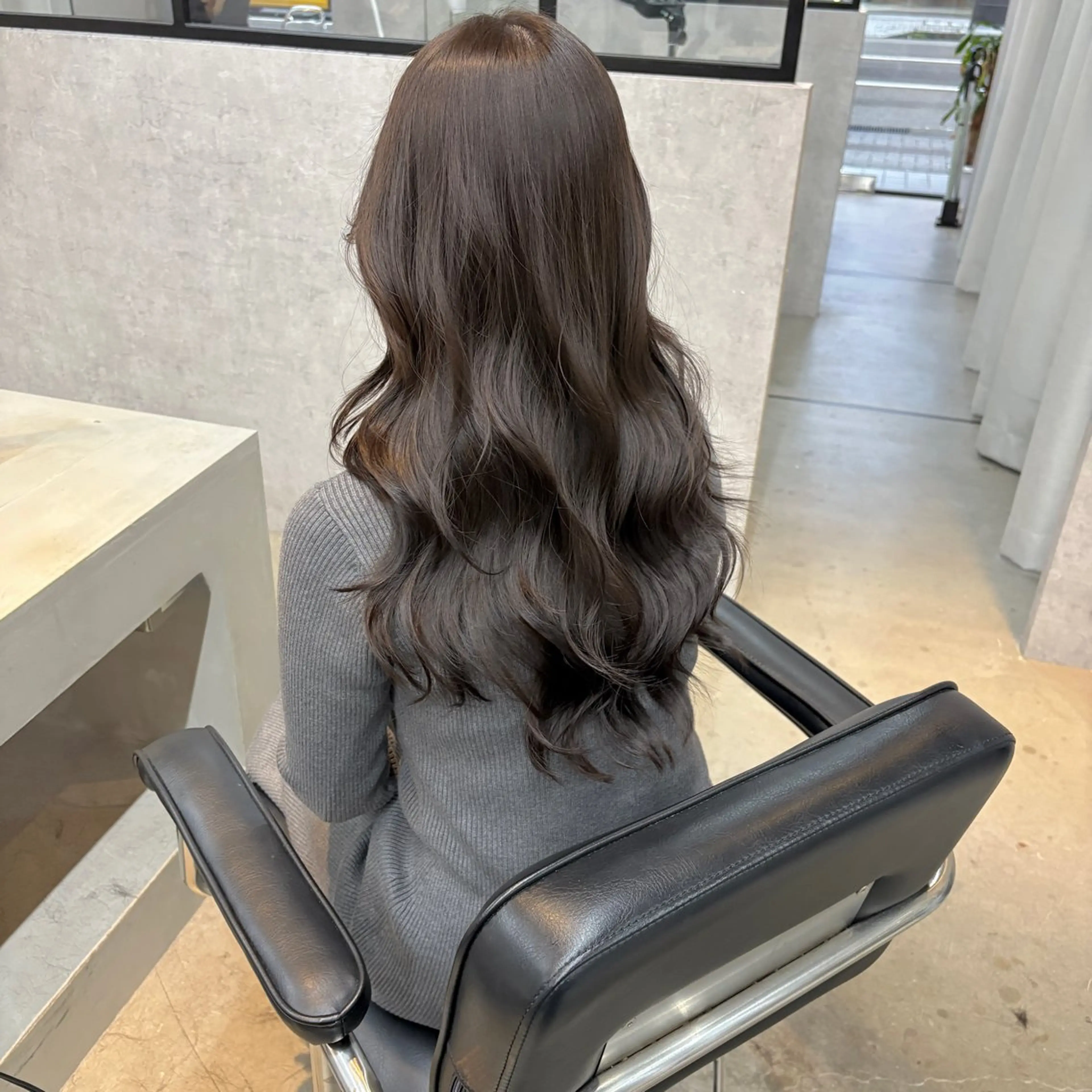 ロング アッシュ アッシュブラウン レイヤーカット トリートメント はちすか るかのヘアスタイル