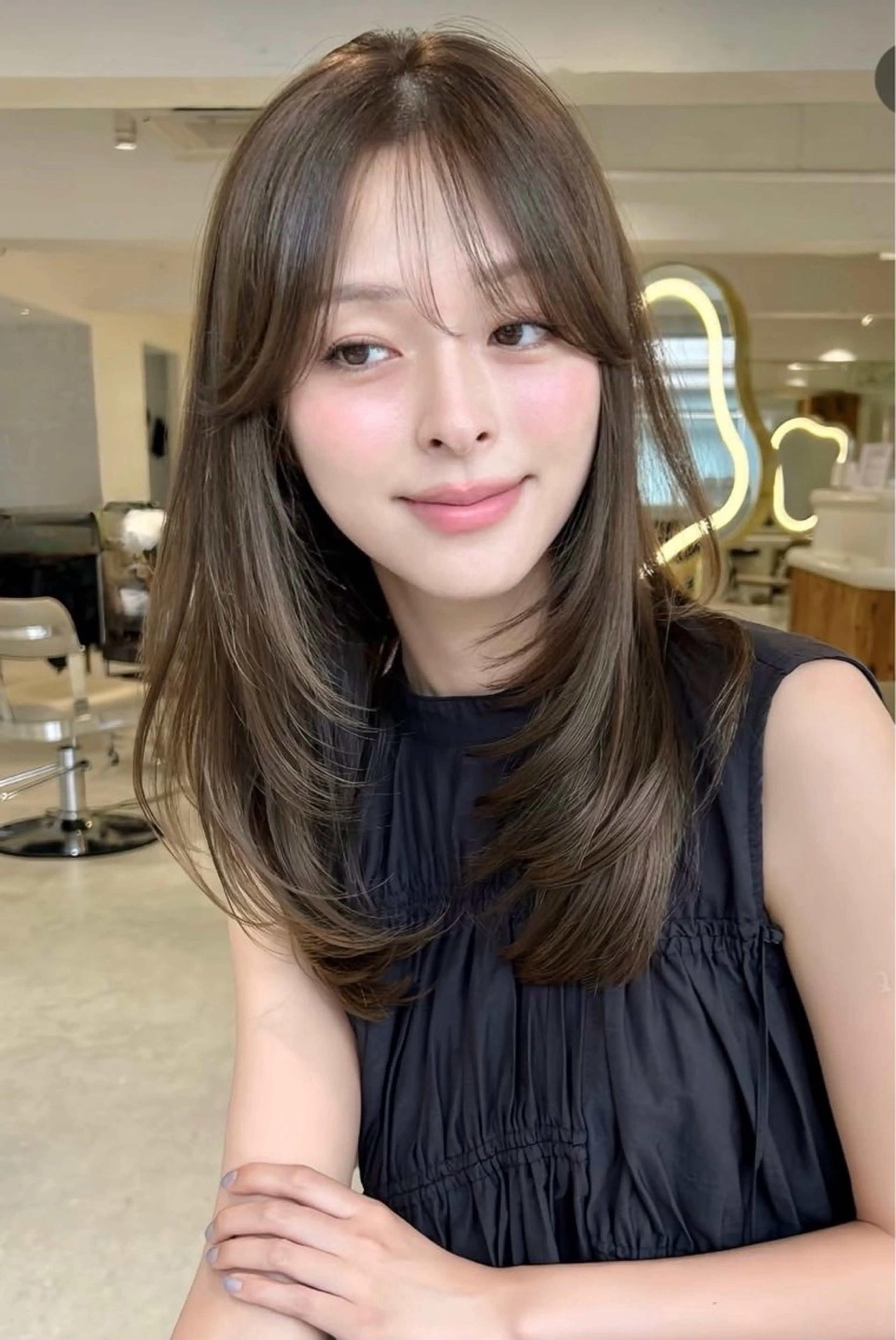 1月19日(月)20時30分~ レイヤーカットモデル3センチ以上切らせていただける方 トリートメント付きの写真