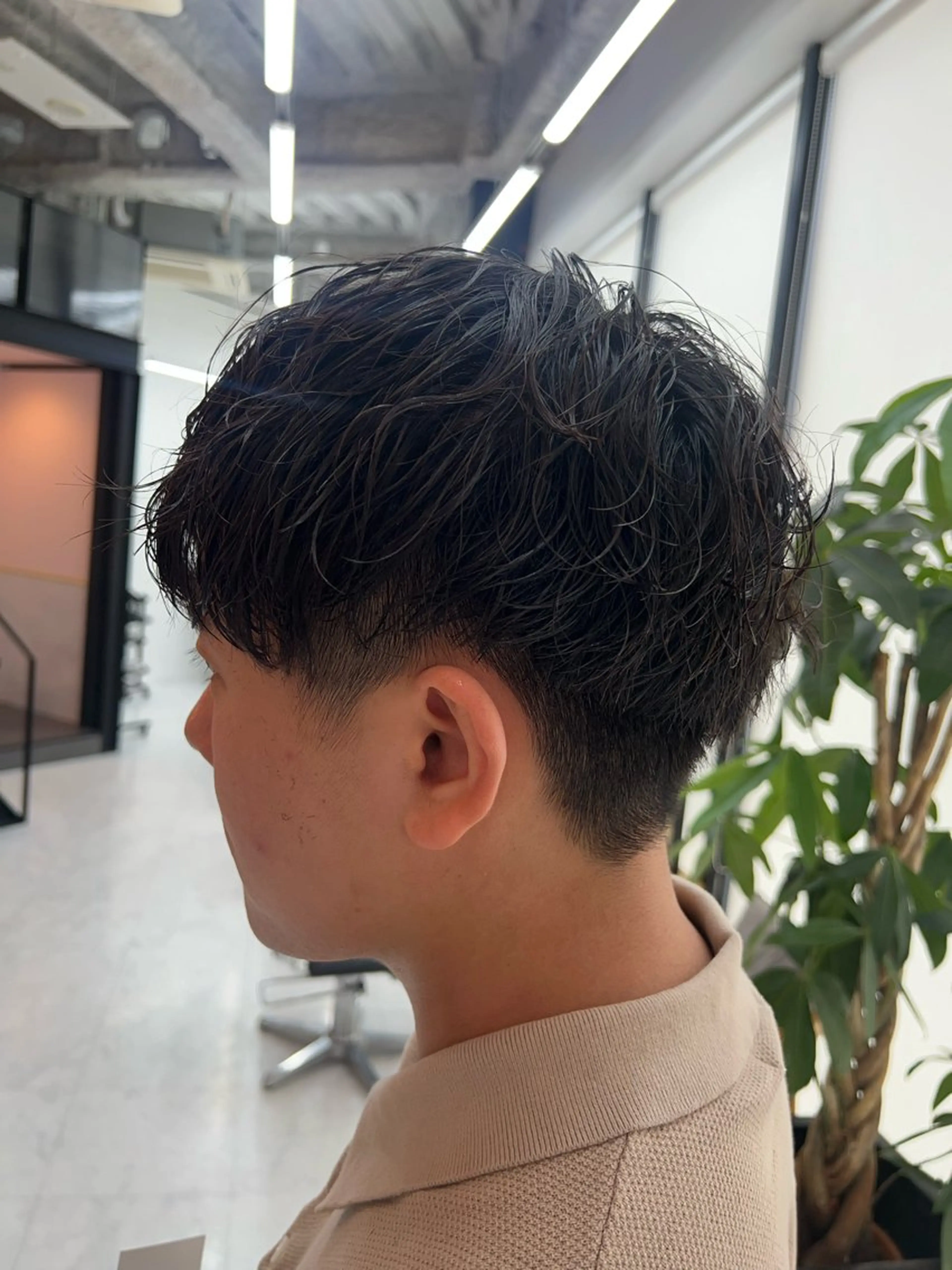 メンズ ダブルカラー寒色系 ボリューム改善ハヤトのヘアスタイル