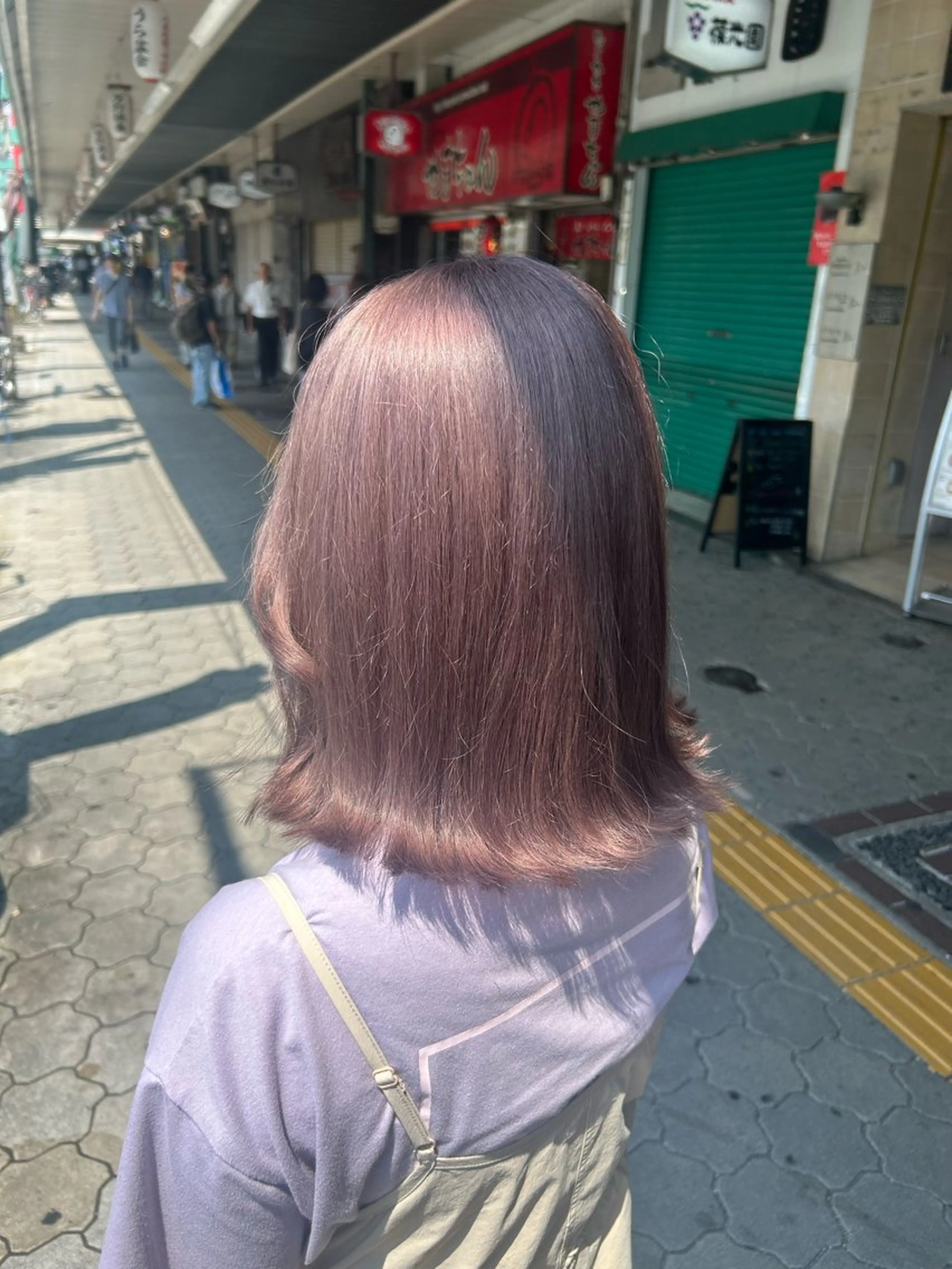 ミディアム カット ヘアカラー あやめ🪽 オリーブ/ハイトーンのヘアスタイル