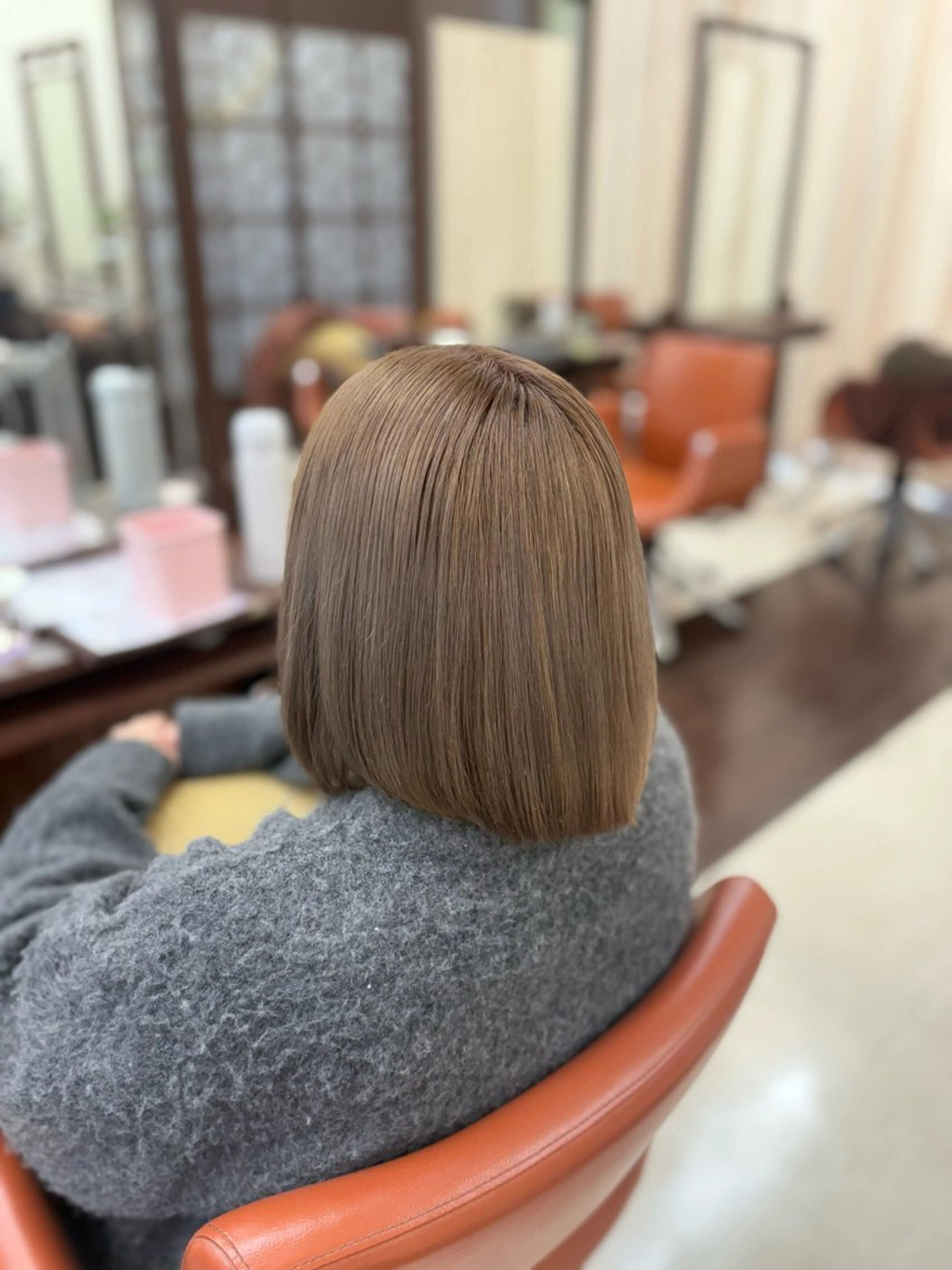 カラー ベージュカラー ブリーチ ミルクティーベージュ カット ヘアカラー 垢抜けデザイナー/ ハイトーン/朝倉友香のヘアスタイル