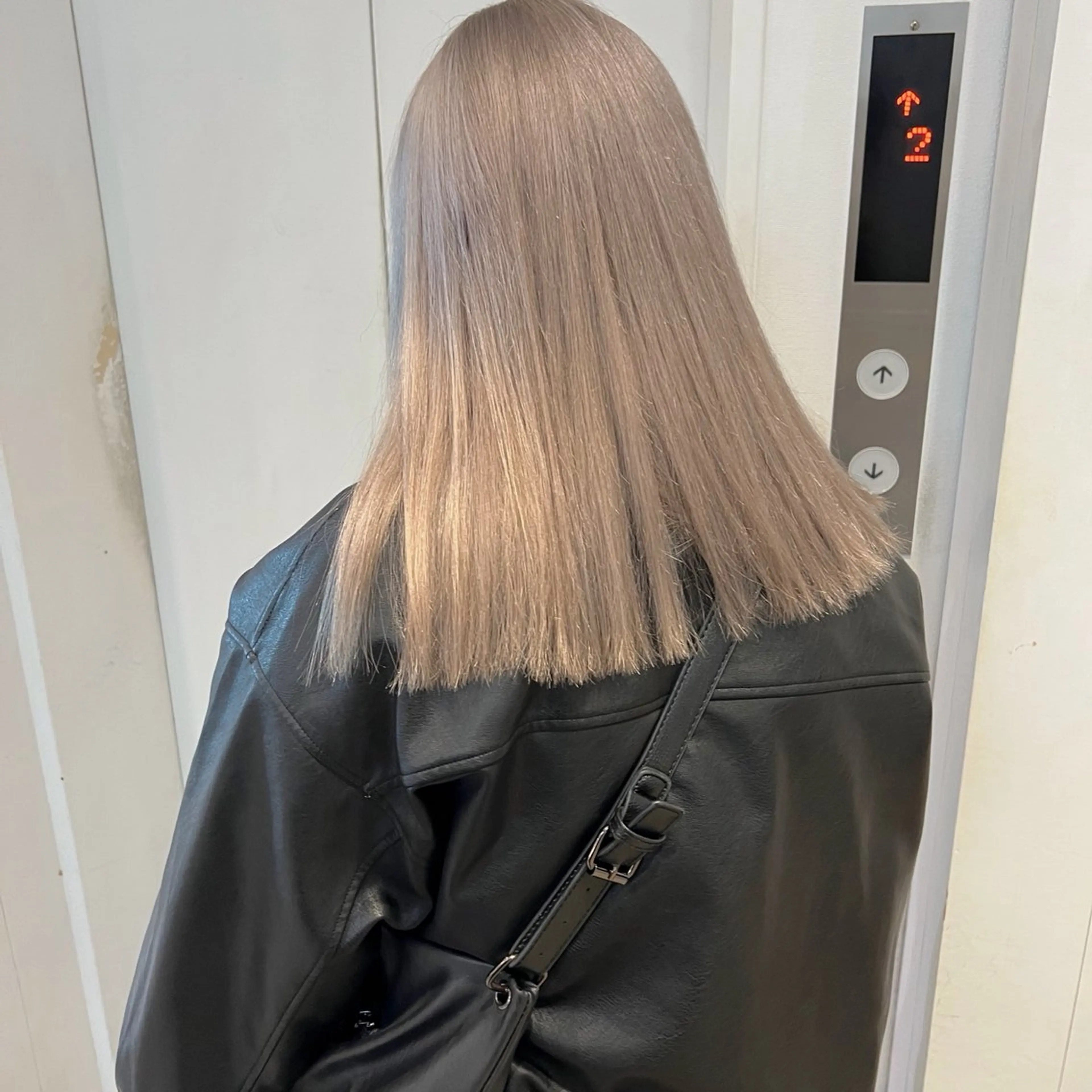 カット＋ケアカラー＋最高級髪質改善ケラチントリートメントの写真