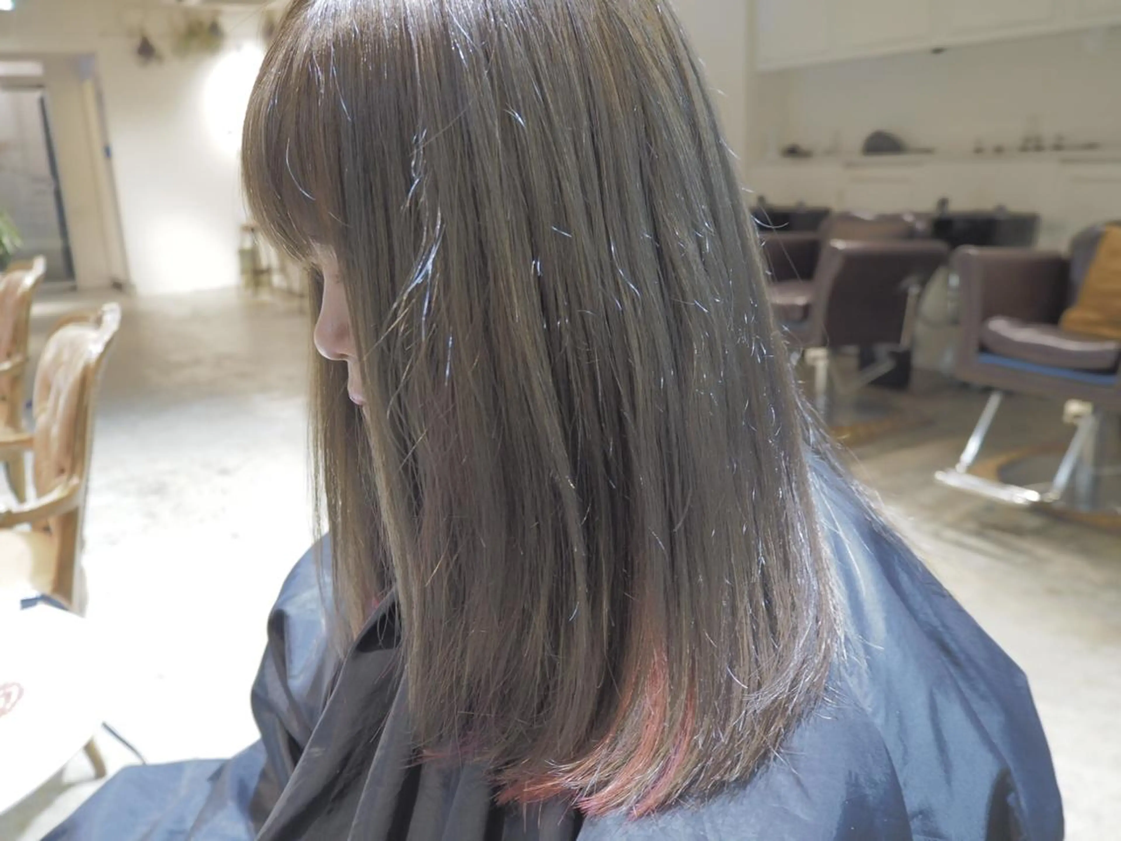 ロング カラー パーマ ヘアアレンジ メンズ 透明感カラー ピンクカラー メンズハイトーン メンズバレイヤージュのヘアスタイル