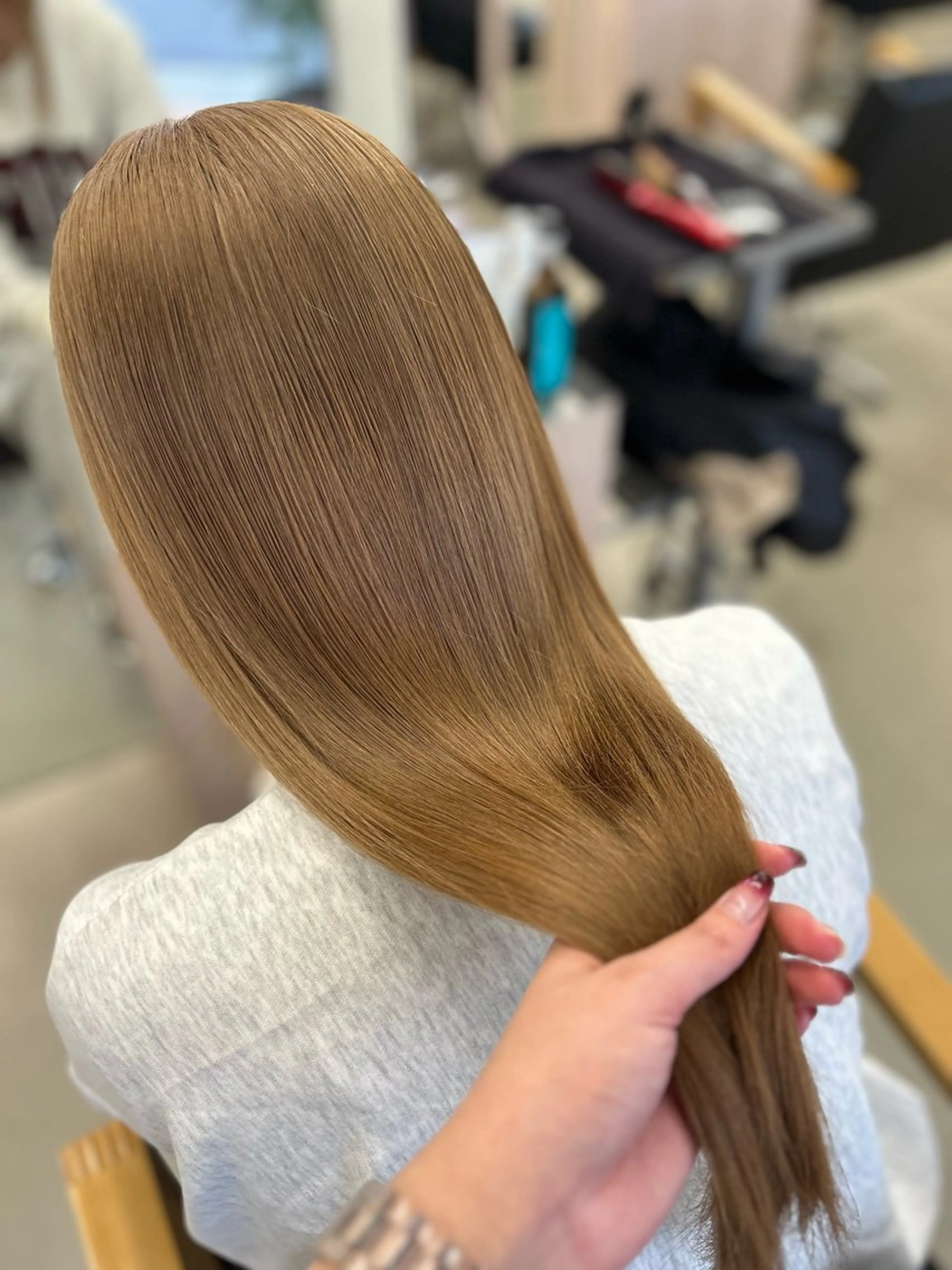 ロング カラー ベージュカラー ブリーチ ミルクティーベージュ 髪質改善 トリートメント ヘアカラー noa  🦋 ブリーチ/暖色のヘアスタイル