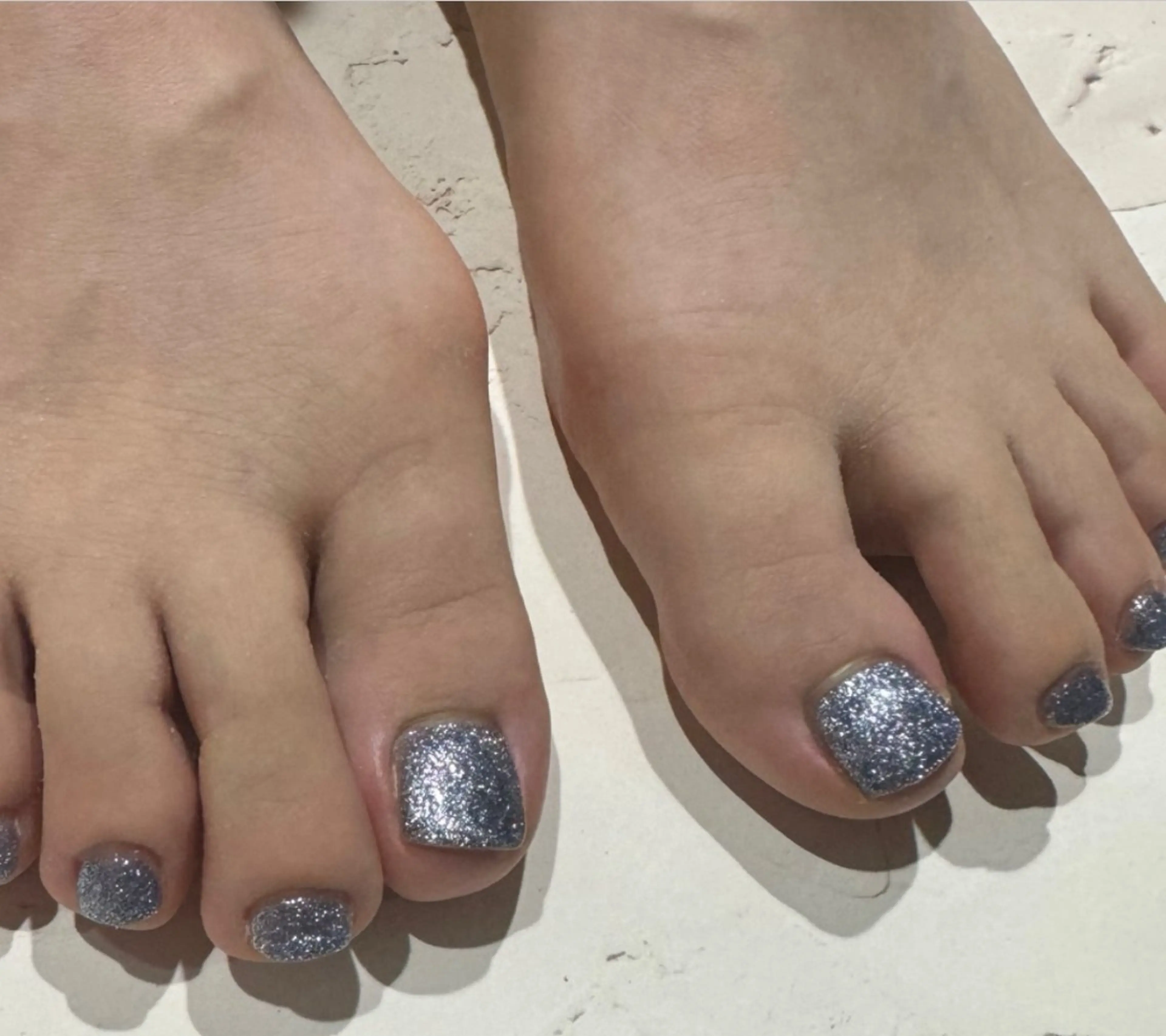 《パラジェル》オフ無し フットネイル　ワンカラーorラメグラ　【ネイルケア込み✨】の写真