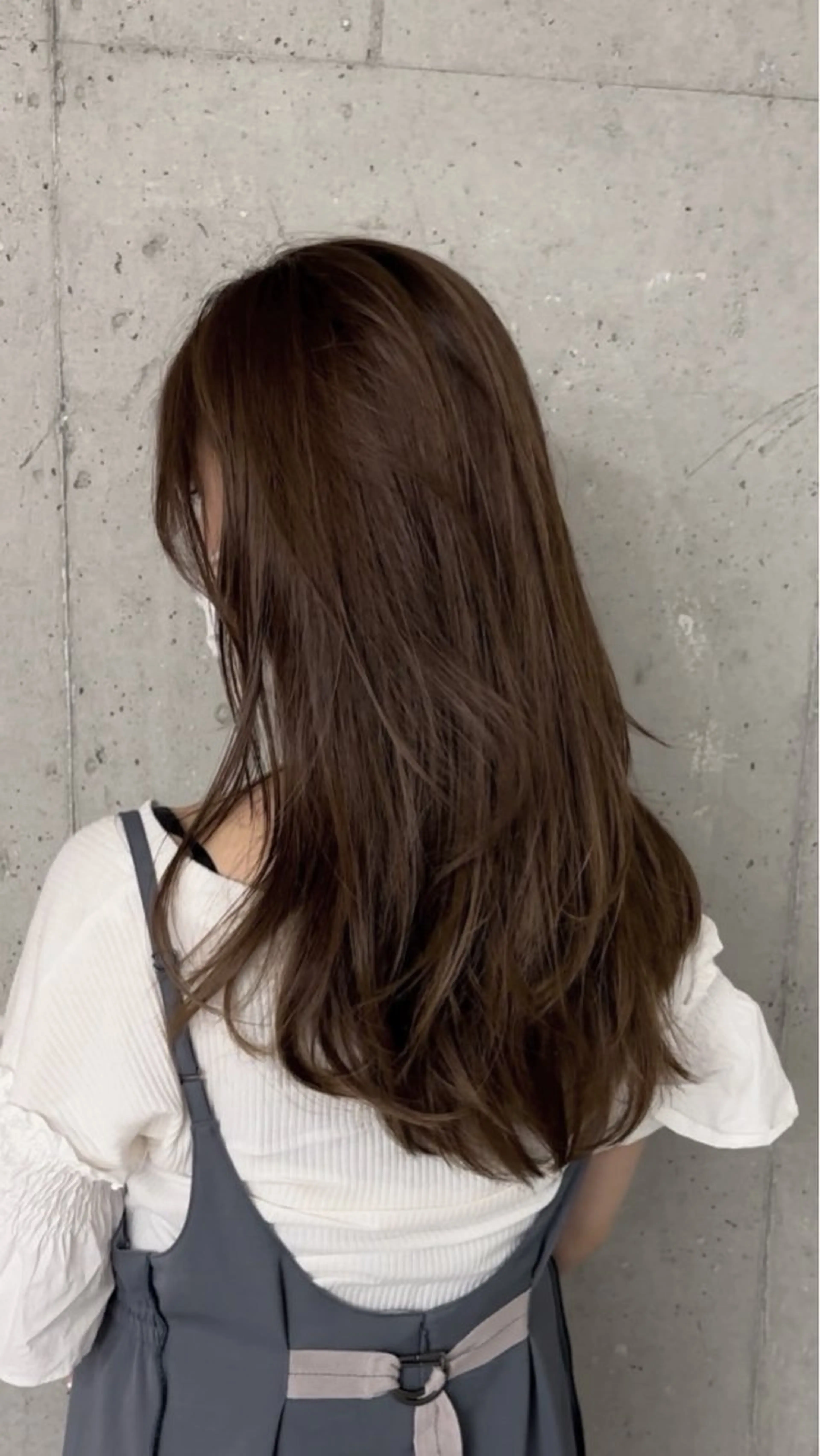 セミロング カット ヘアカラー 片岡 開人のヘアスタイル