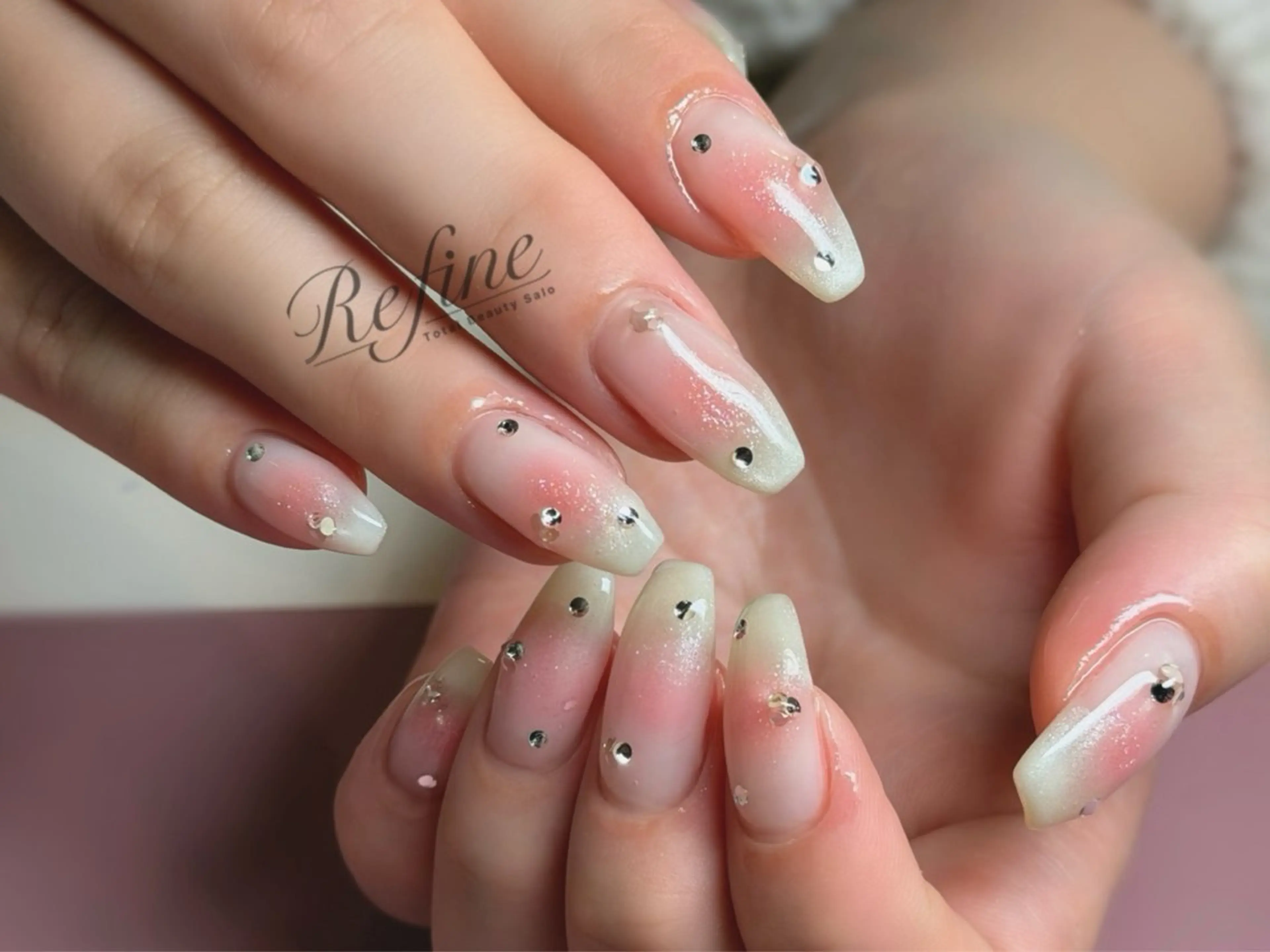 ネイル ハンドネイル Refine ネイリスト　坂本のネイルデザイン