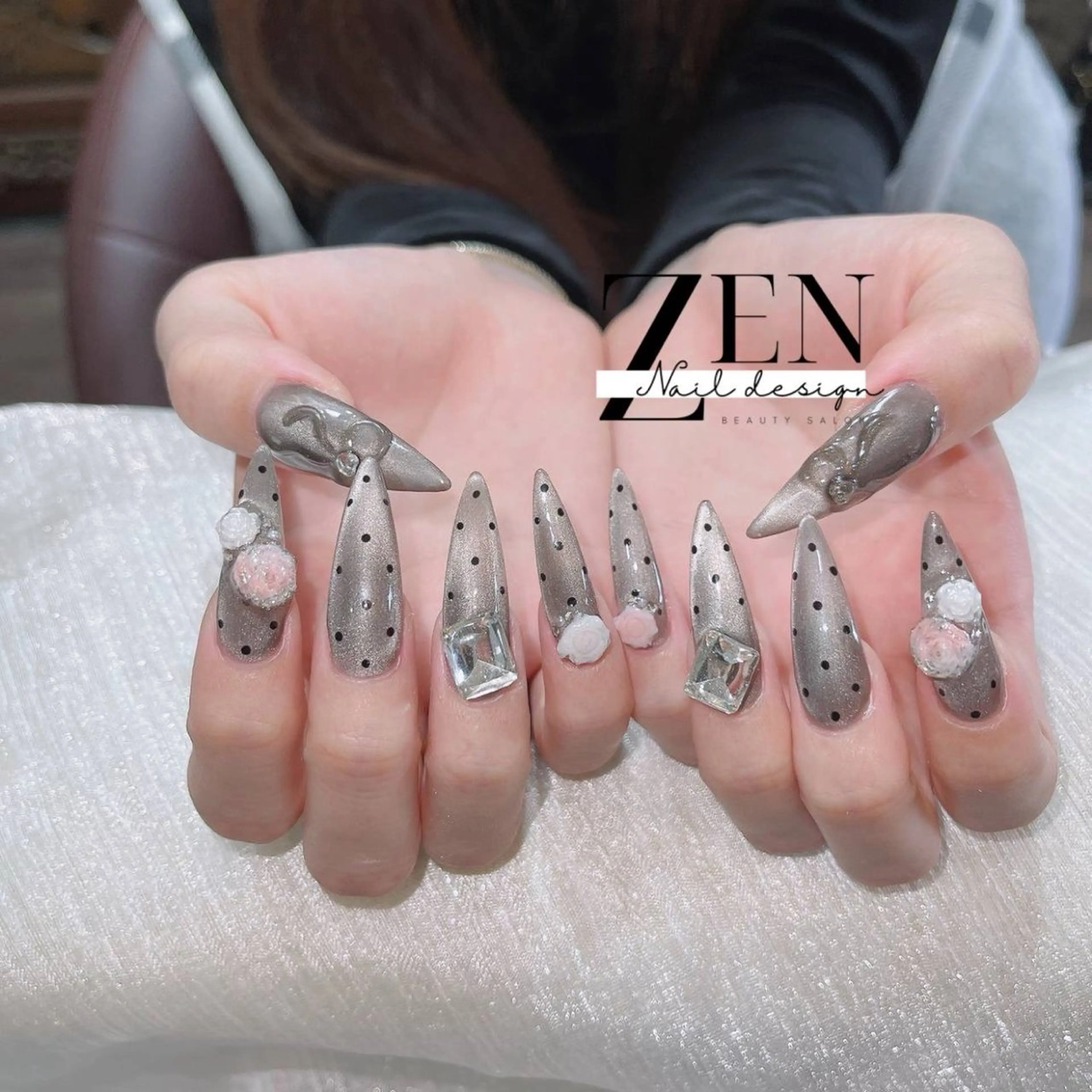 ネイル チークネイル フレンチネイル ジェルネイル 韓国ネイル マグネットネイル ハンドネイル Zen Nail Design 池袋のネイルデザイン
