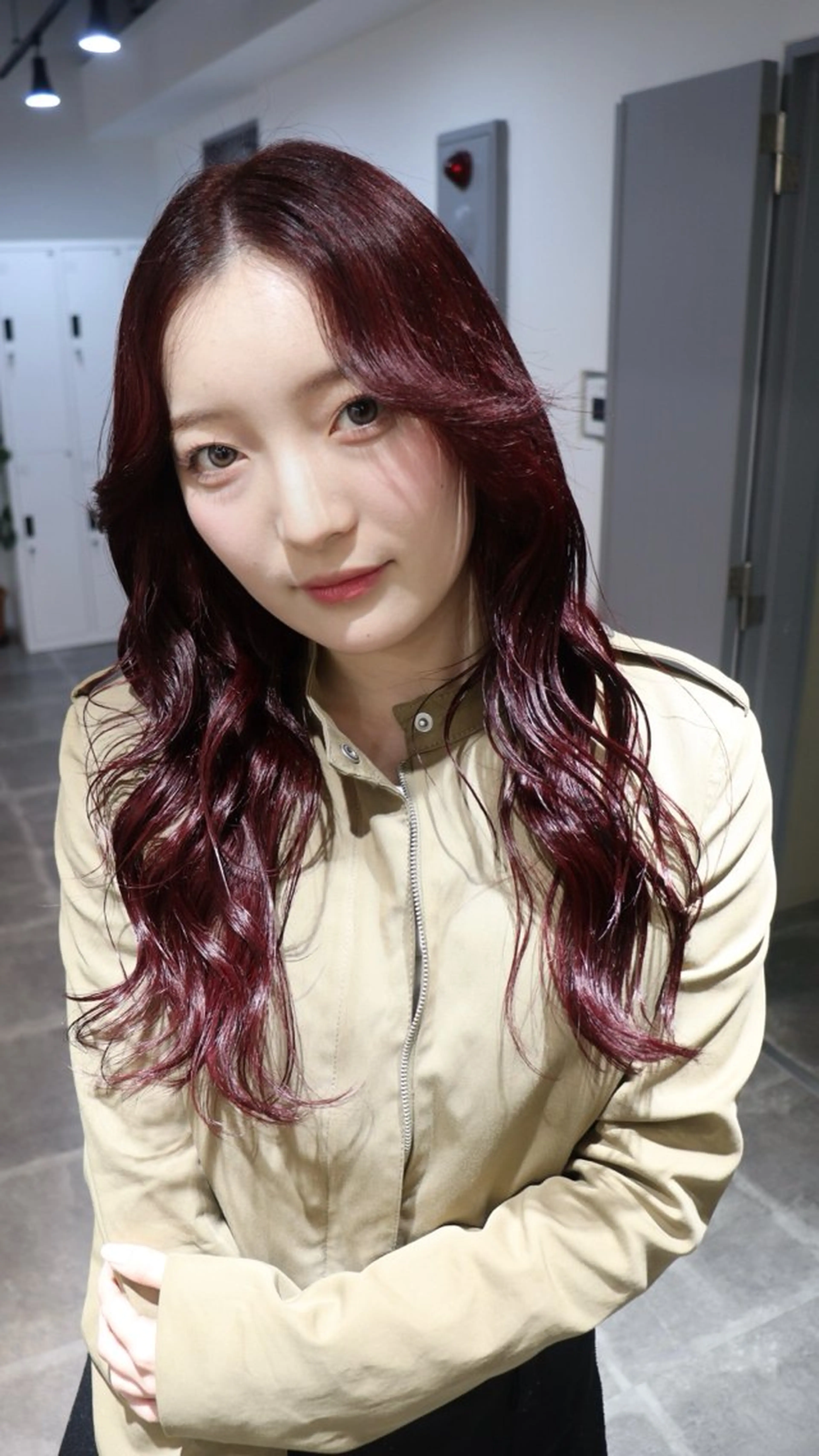 ロング カラー ハイトーンカラー レッドカラー ロング ハイトーン/ 縮毛矯正のヘアスタイル