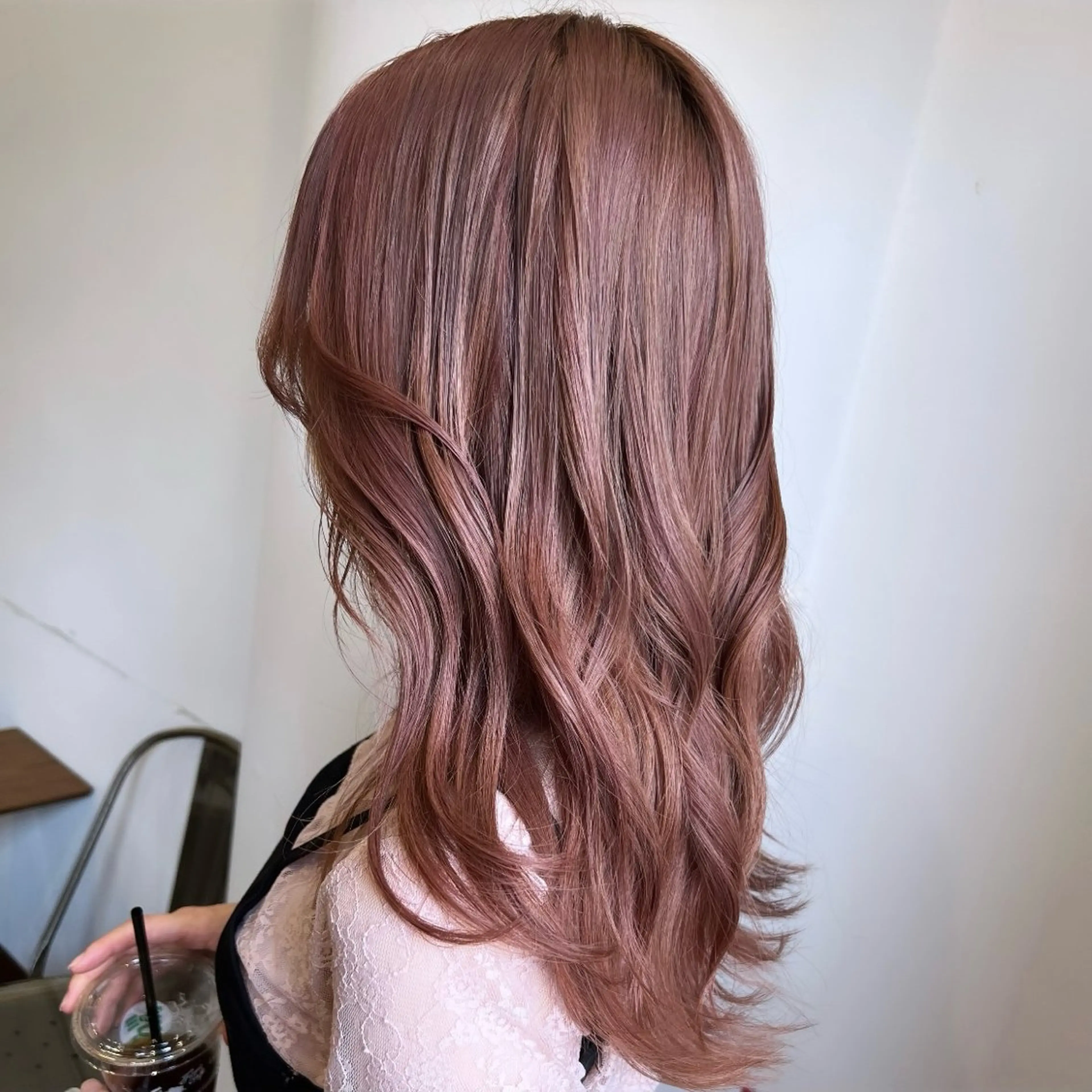 セミロング カラー ブリーチ ハイトーンカラー gigi  ヘアーワークス所属・gigi hideのヘアスタイル