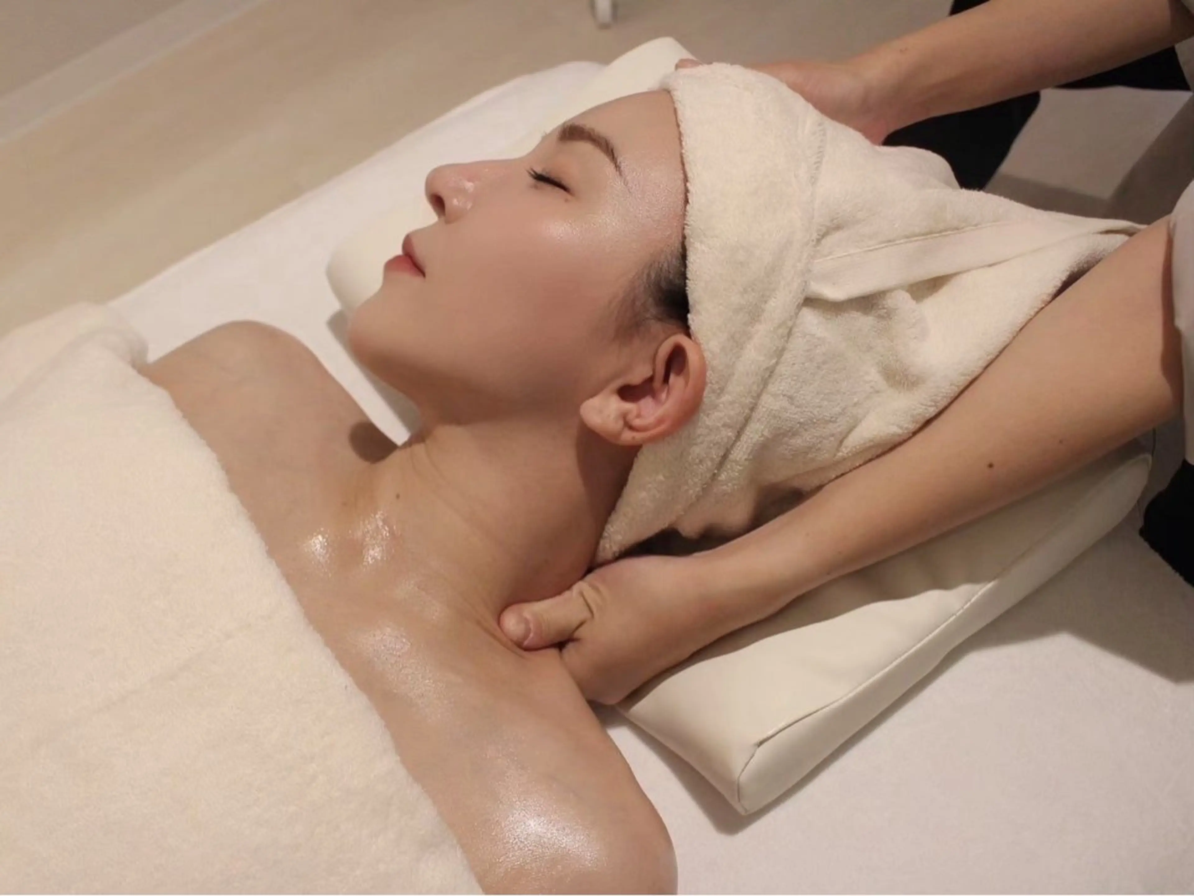 【11月限定🉐5名60%off‼︎】小顔コルギ💆♀️45分〈首肩コリ/顔のむくみでお悩みの方必見!ドライヘッド付〉の写真