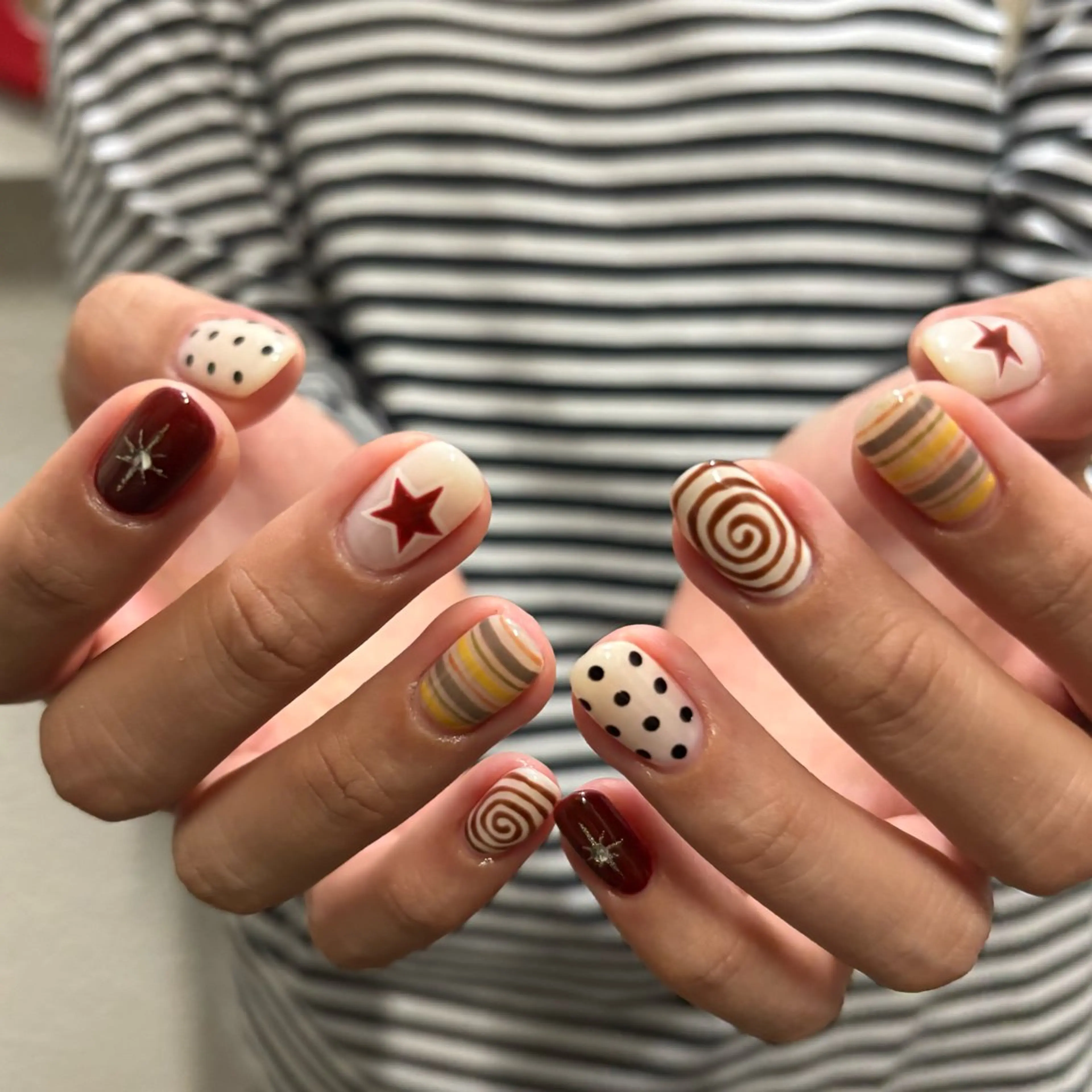 ネイル ハンドネイル カメレオン京橋🌻 草葉由佳のネイルデザイン