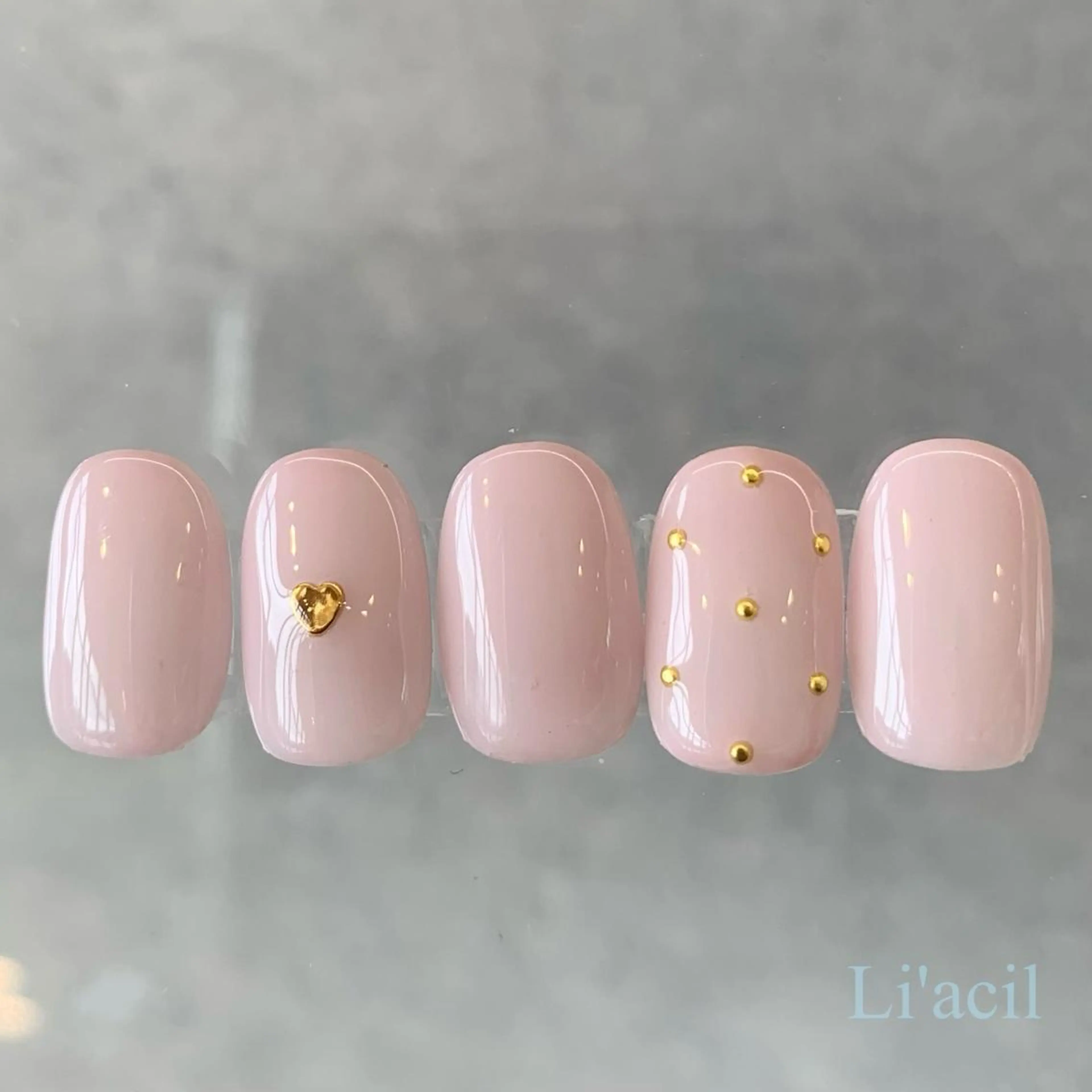 ネイル ワンカラーネイル ピンク シルバー ハンドネイル Baleine × Li'acil所属・Minami Kodamaのネイルデザイン