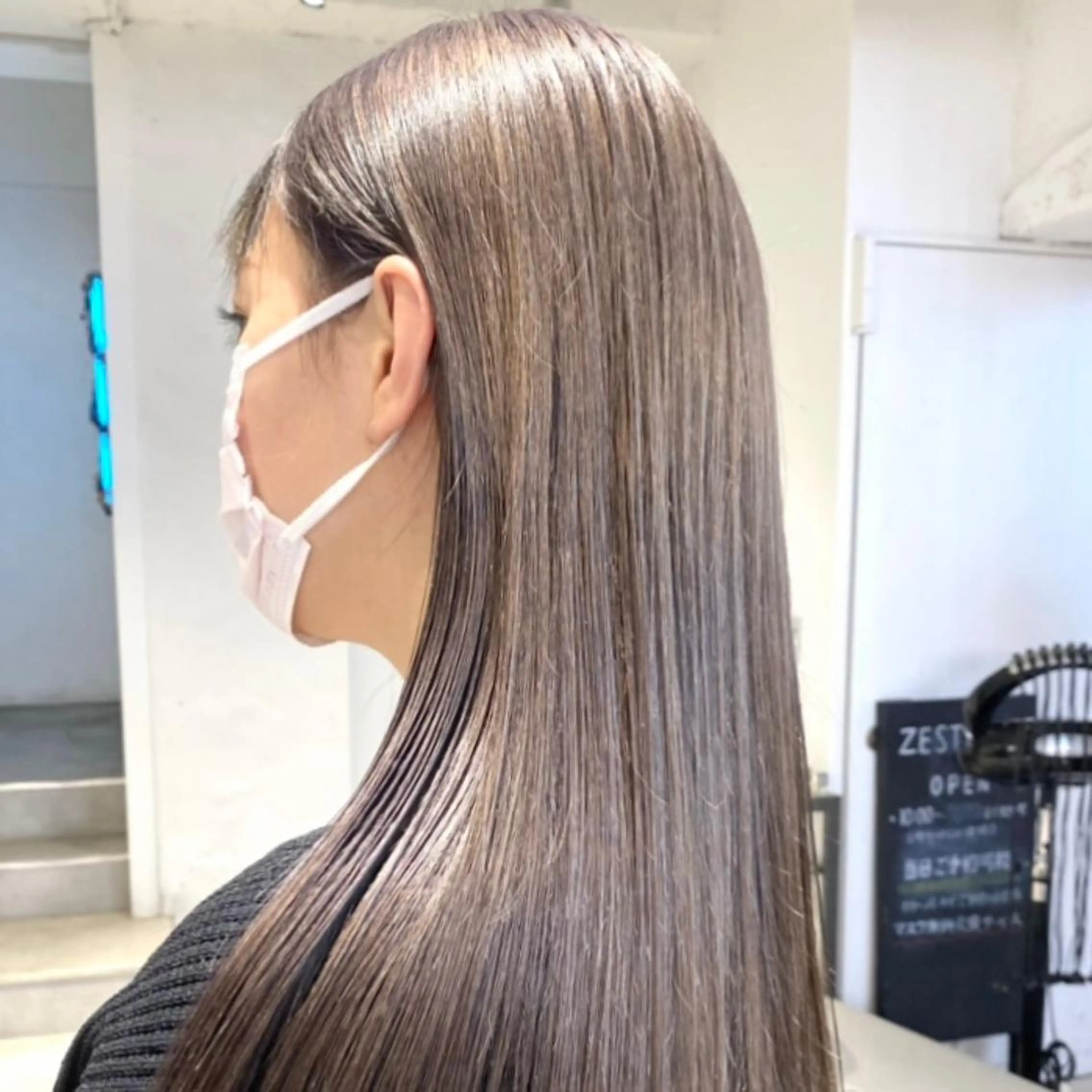 ロング カラー 酸性ストレート・ メンズ  三原 楊子のヘアスタイル