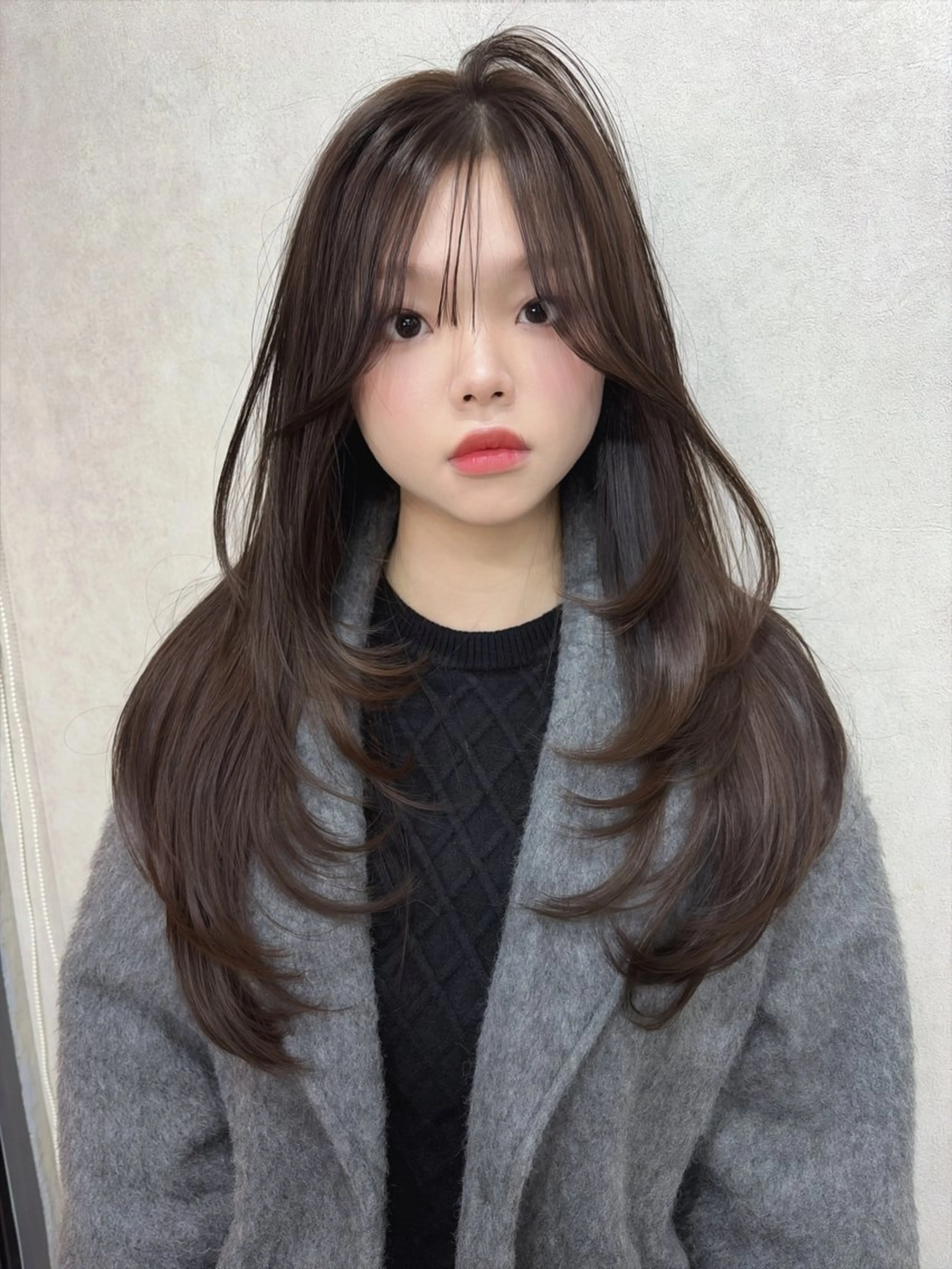 ロング カット ヘアカラー maya レイヤーカットのヘアスタイル