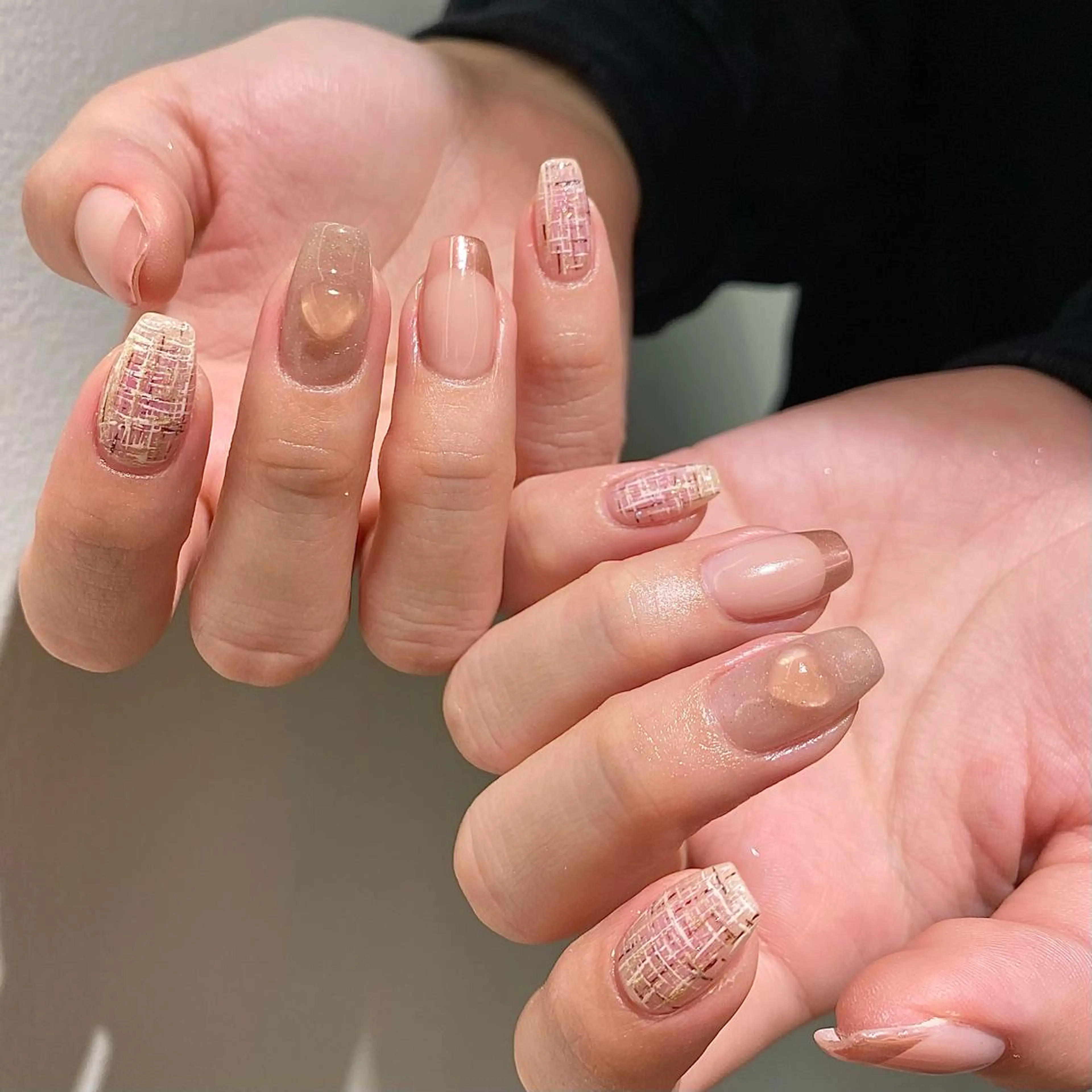 ネイル ハート ピンク 赤色 ツイードネイル UVネイル ハンドネイル NailAVANCE miyuのネイルデザイン