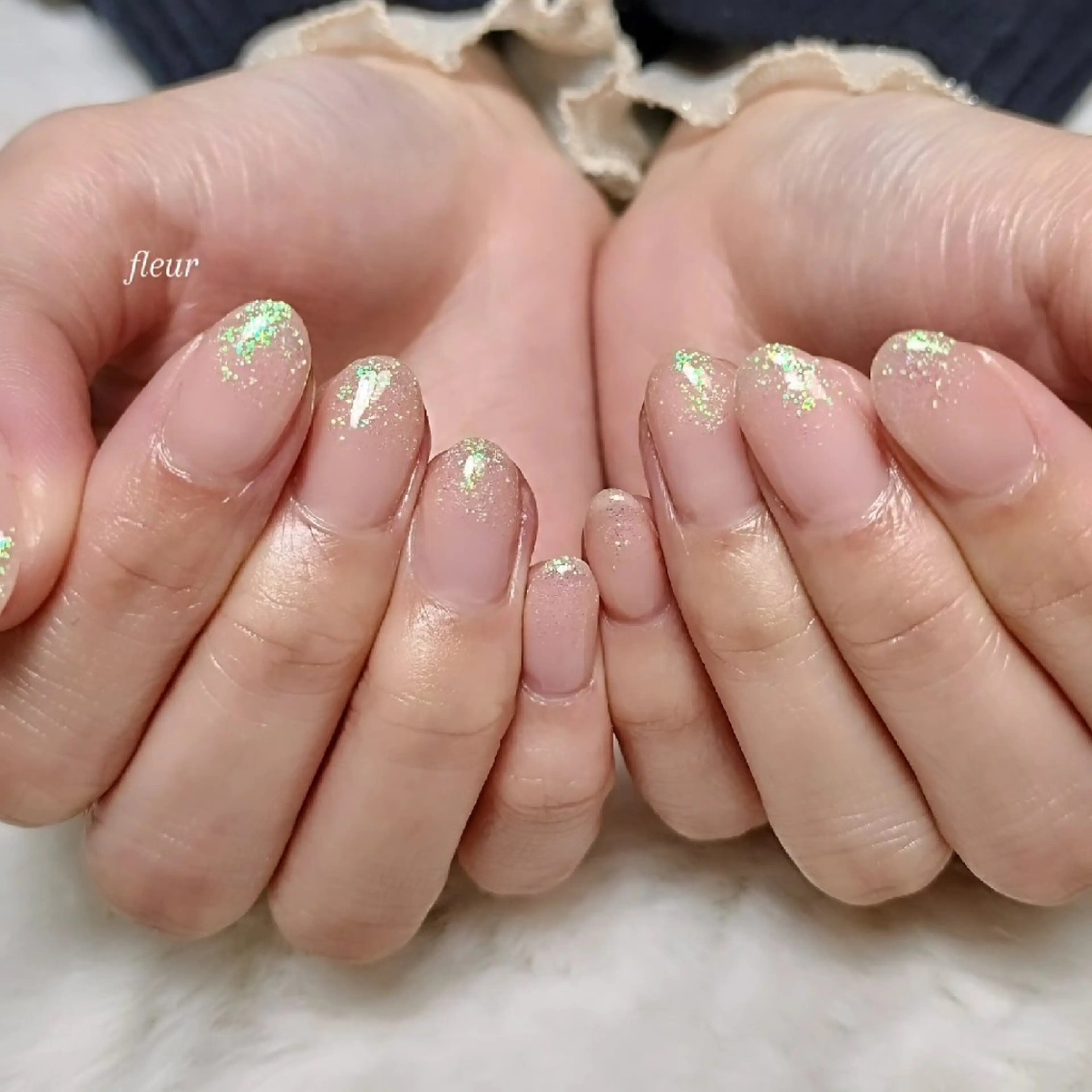 ネイル オーロラネイル グラデーション ラメ(グリッター) ラメグラデーション megumi. sのネイルデザイン