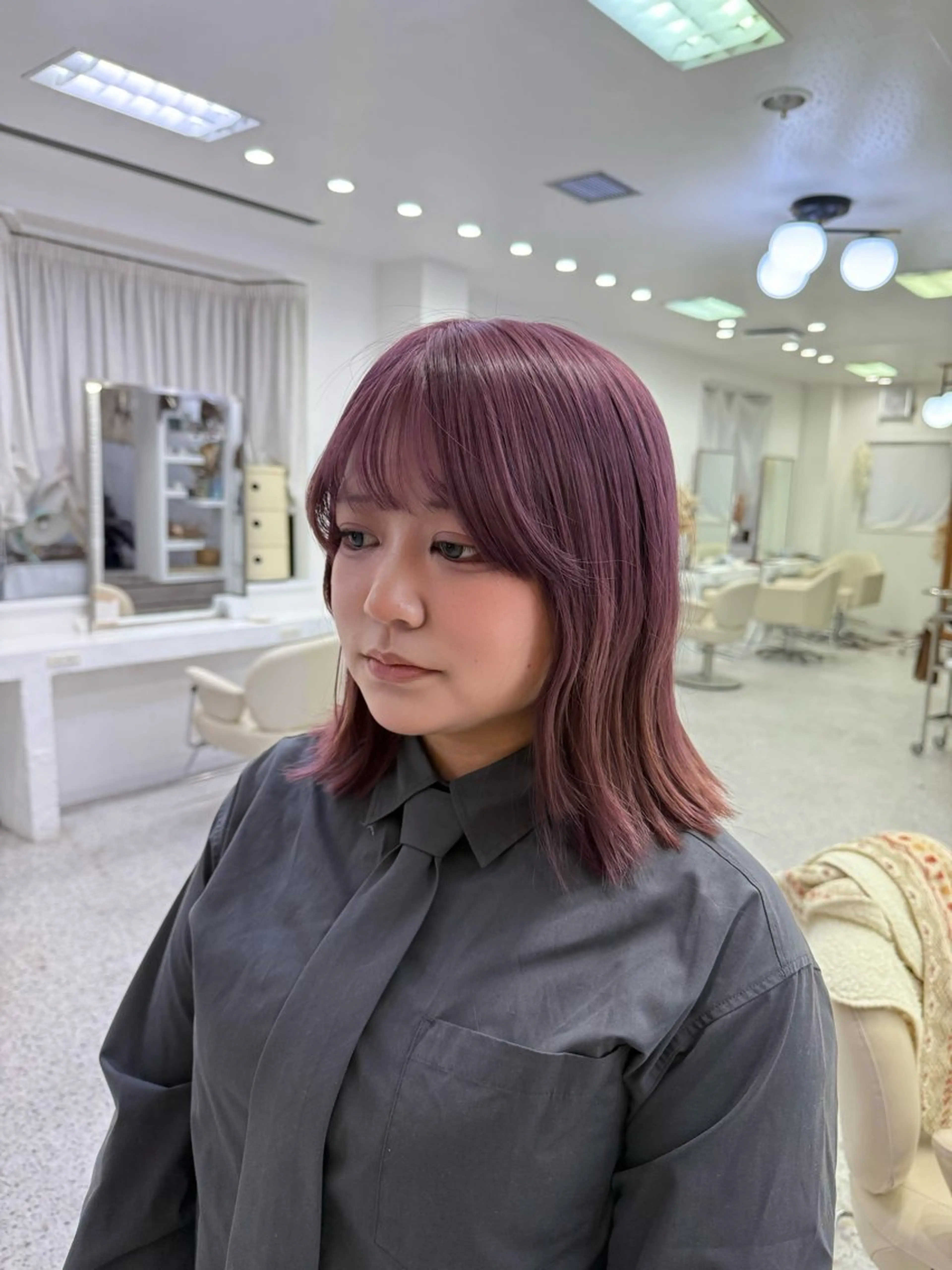 ミディアム ヘアカラー トリートメント LOMARLIE/ NATUMIのヘアスタイル