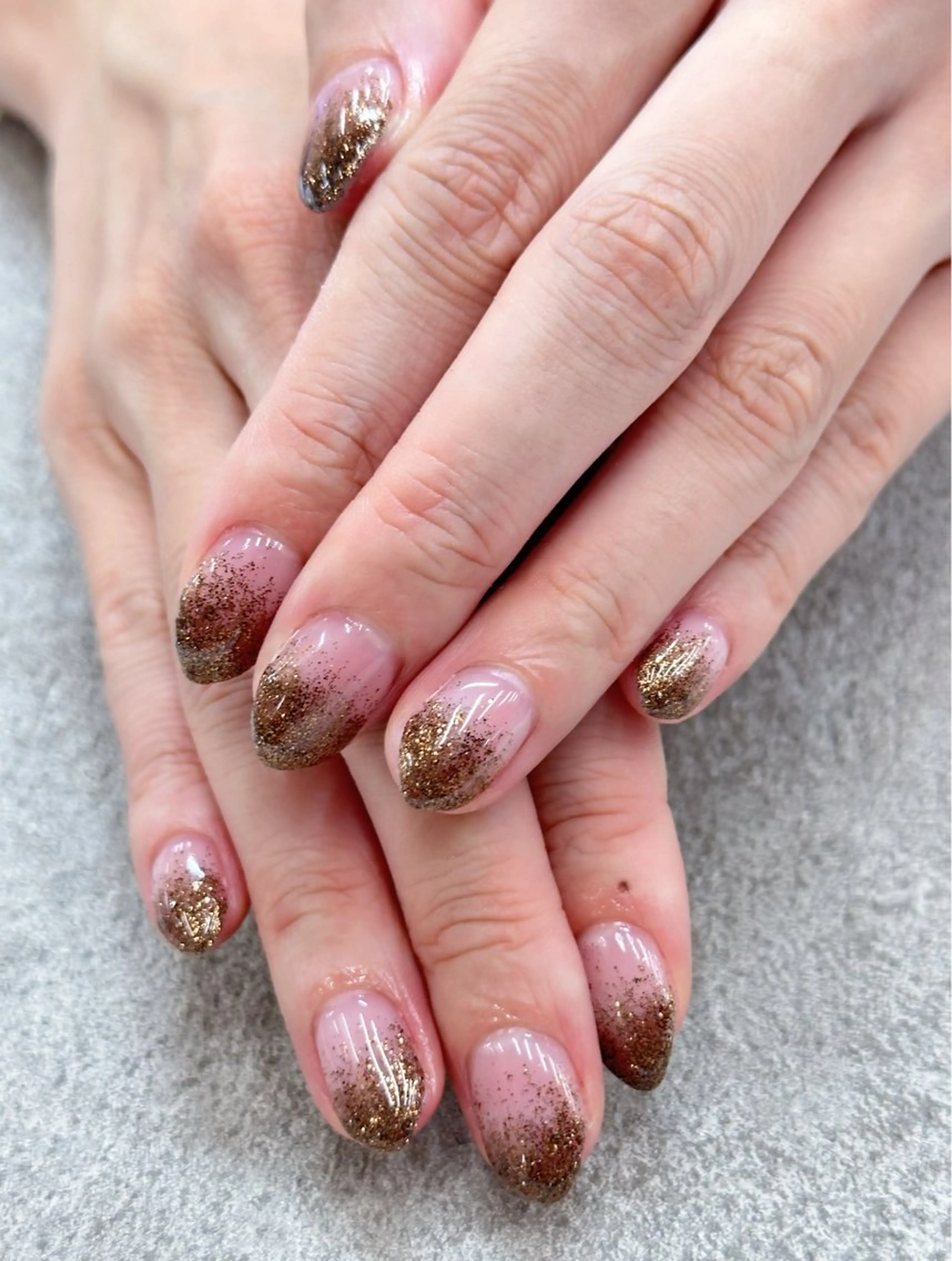 ネイル ブラウン ラメ(グリッター) MAXKELLY MEGUMIのネイルデザイン
