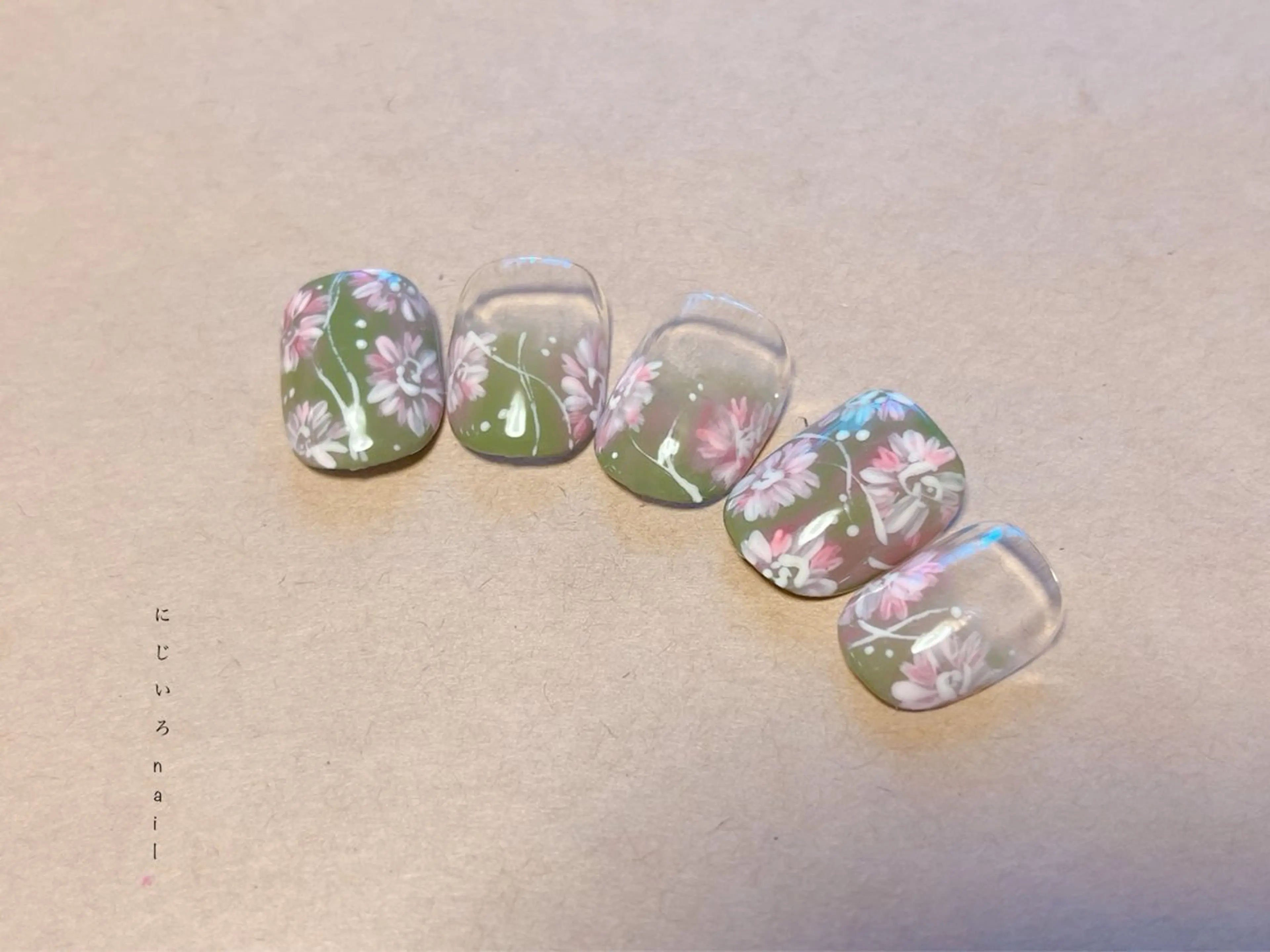 ネイル にじいろ nailのネイルデザイン