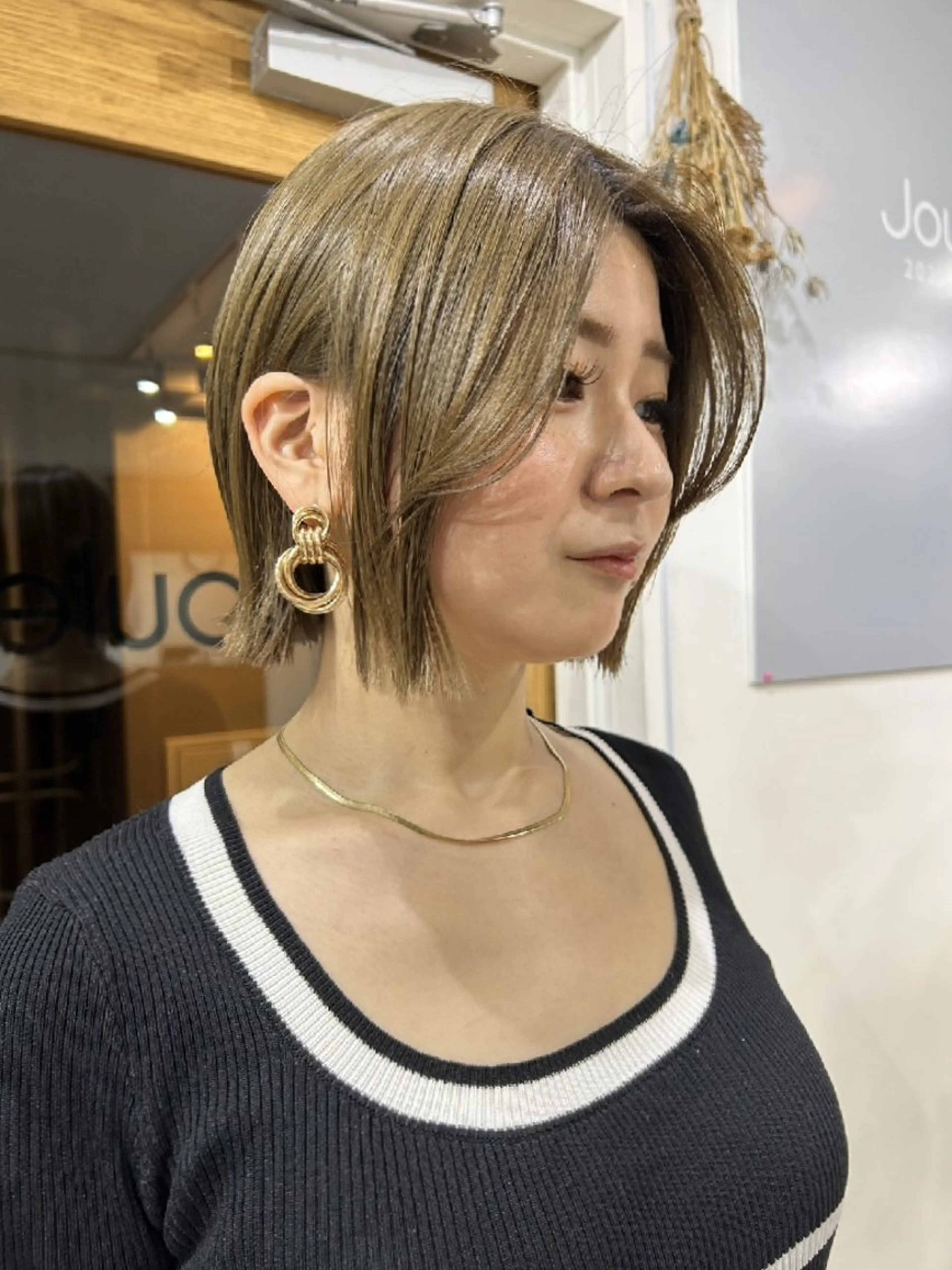 ショート ボブ 🌈扱いやすいボブ× ブリーチ🌈TAMEのヘアスタイル