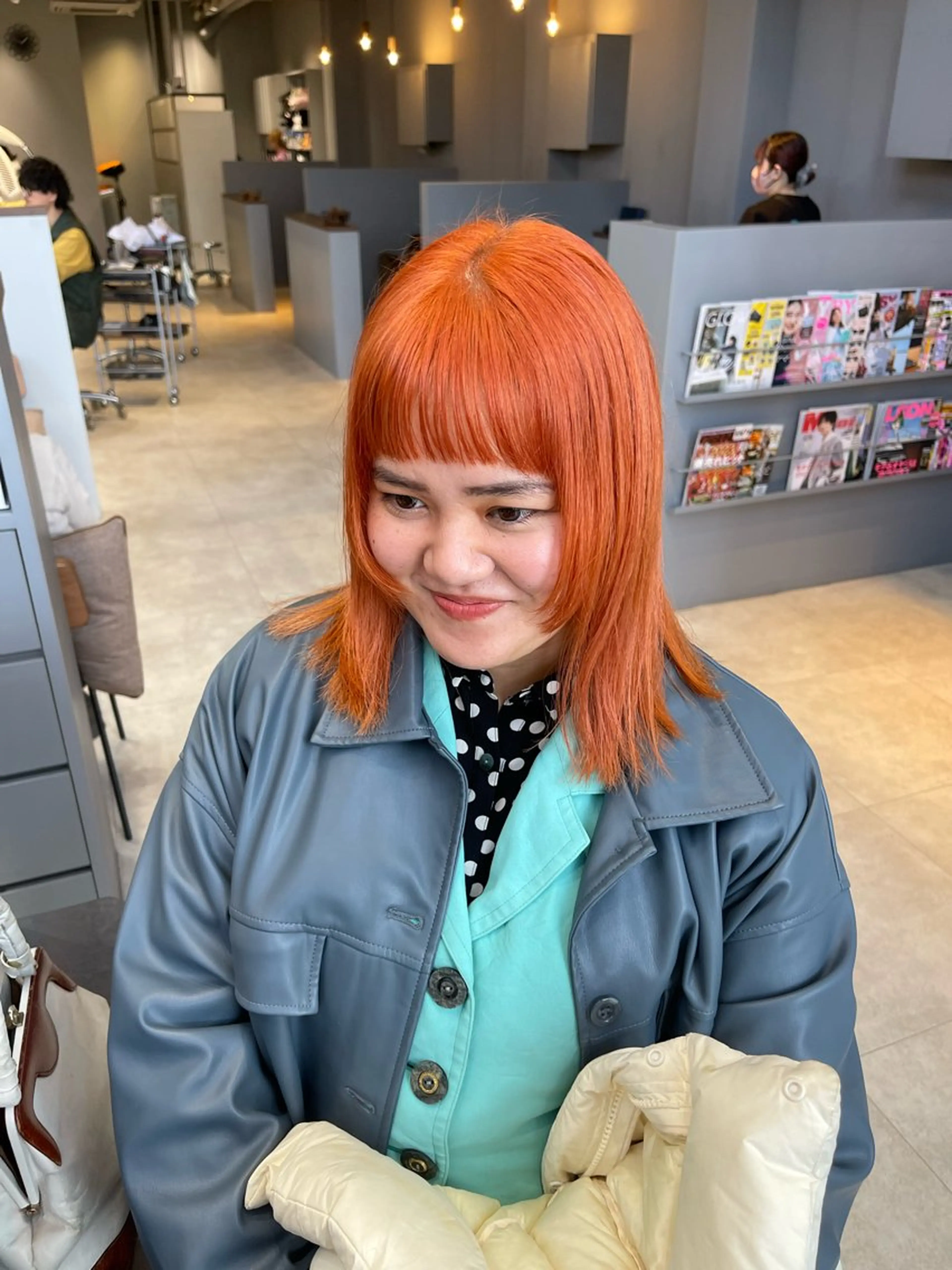 ミディアム カラー ブリーチ オレンジ 顔周りカット カット ヘアカラー 石原圭悟 /ショート/艶カラーのヘアスタイル