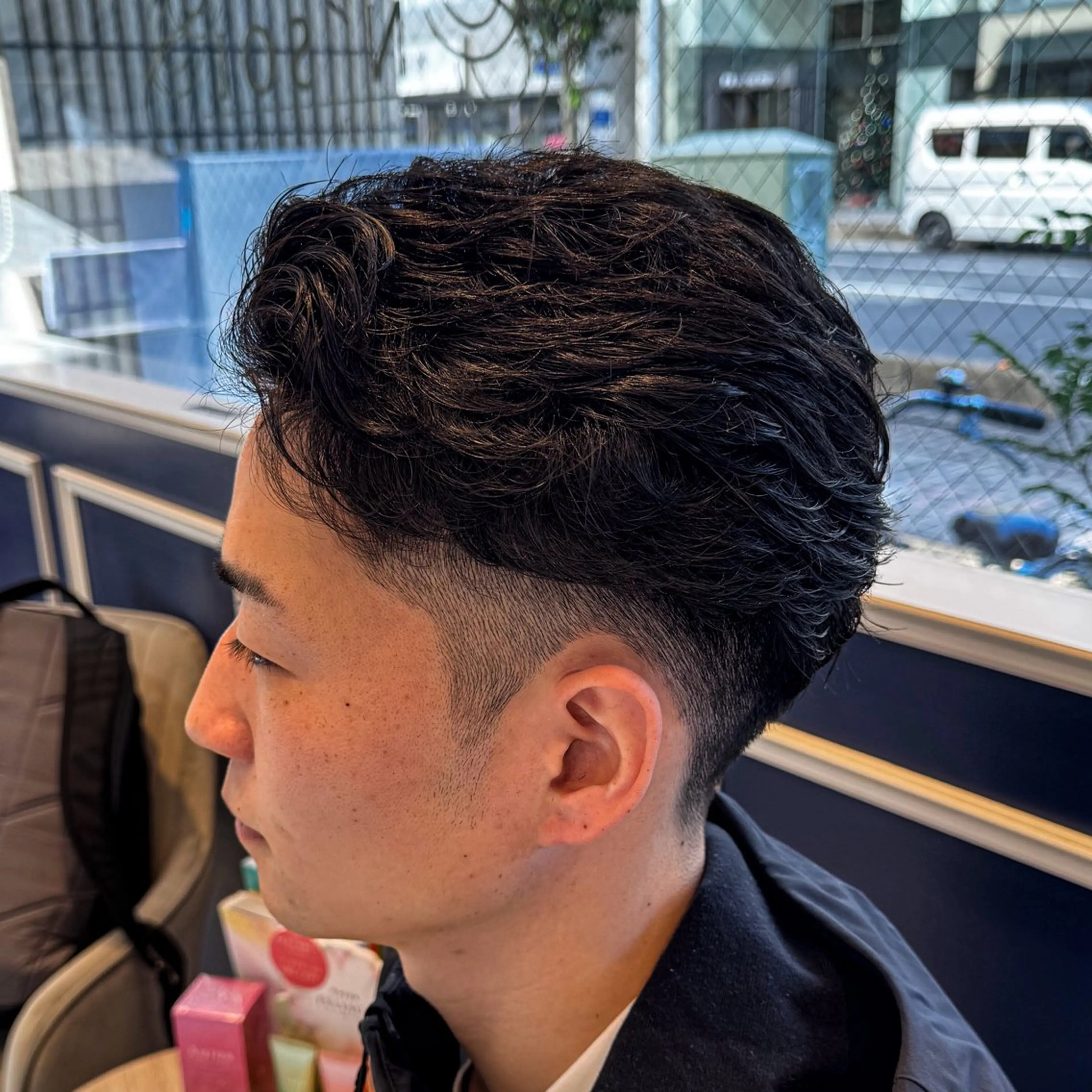 ショート パーマ メンズ メンズパーマ ニュアンスパーマ カット パーマ 吉田 新平のヘアスタイル