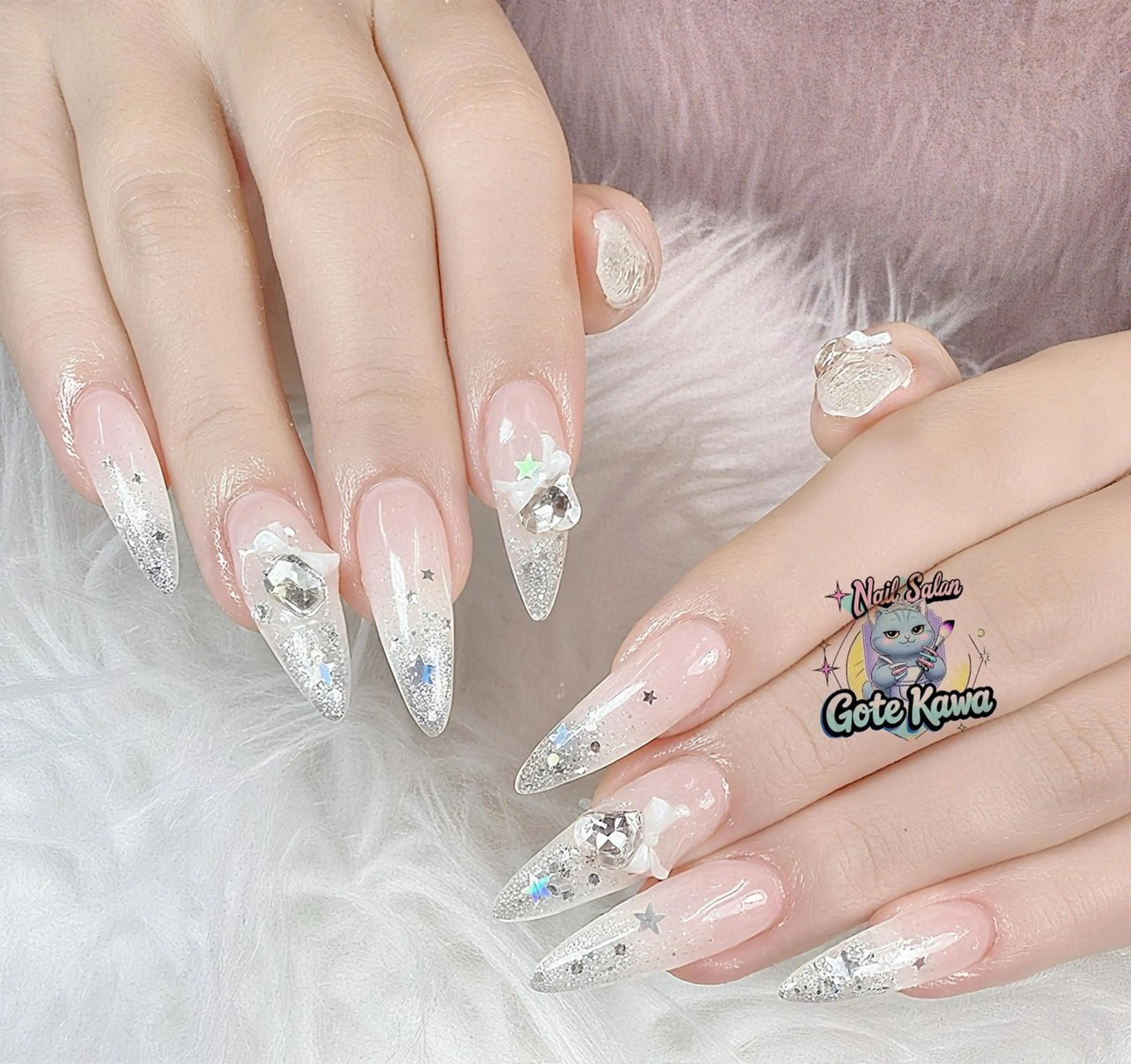 ネイル グラデーション ハート ホログラムネイル キラキラネイル ラメ(グリッター) ハンドネイル ハンドケア Gote Kawa nail salonのネイルデザイン