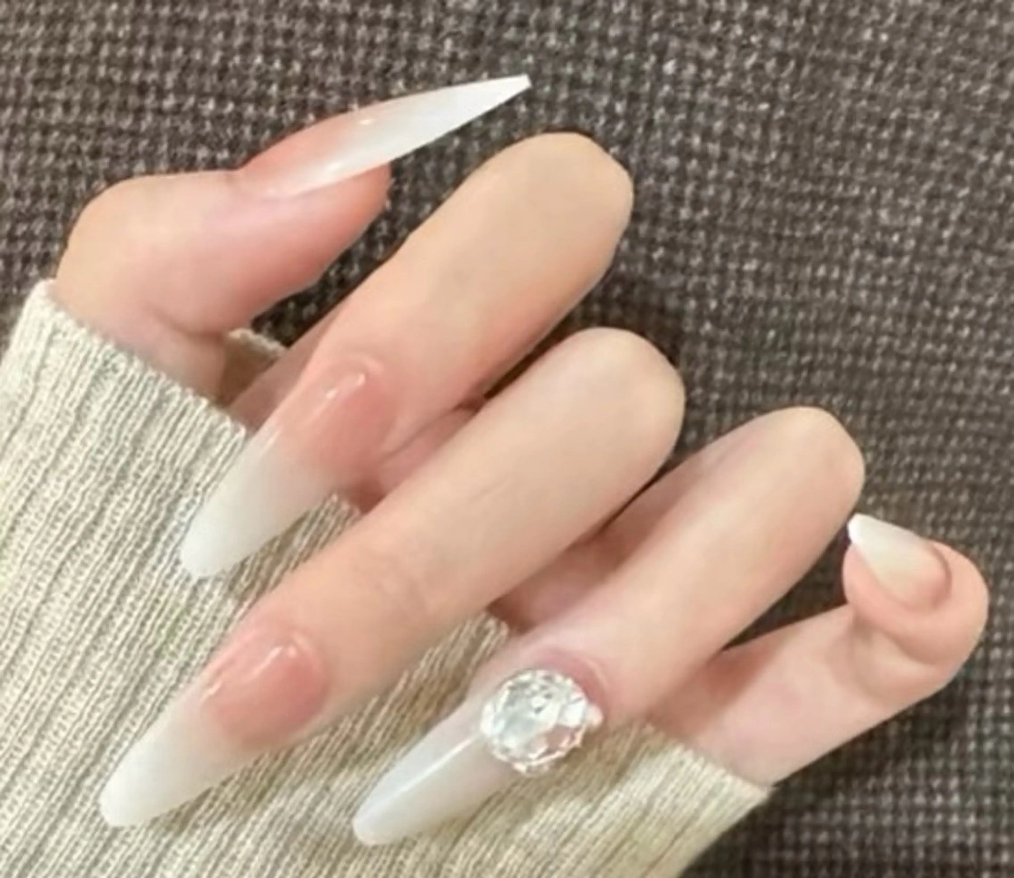 ネイル チークネイル 長さ出し フレンチネイル ガーリー 韓国ネイル sun nail池袋 モデル募集のネイルデザイン