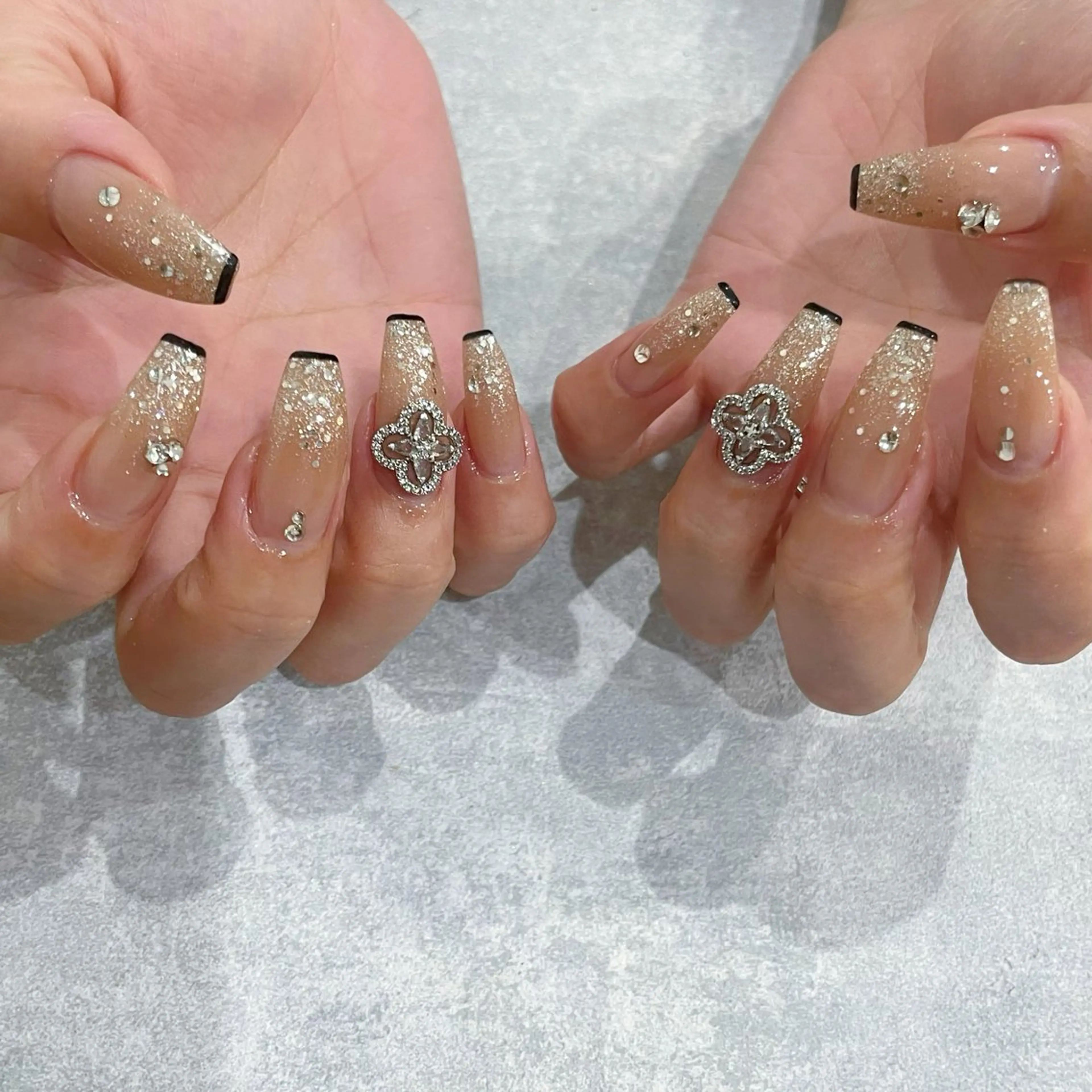 ネイル キラキラネイル Rediant Salonのネイルデザイン