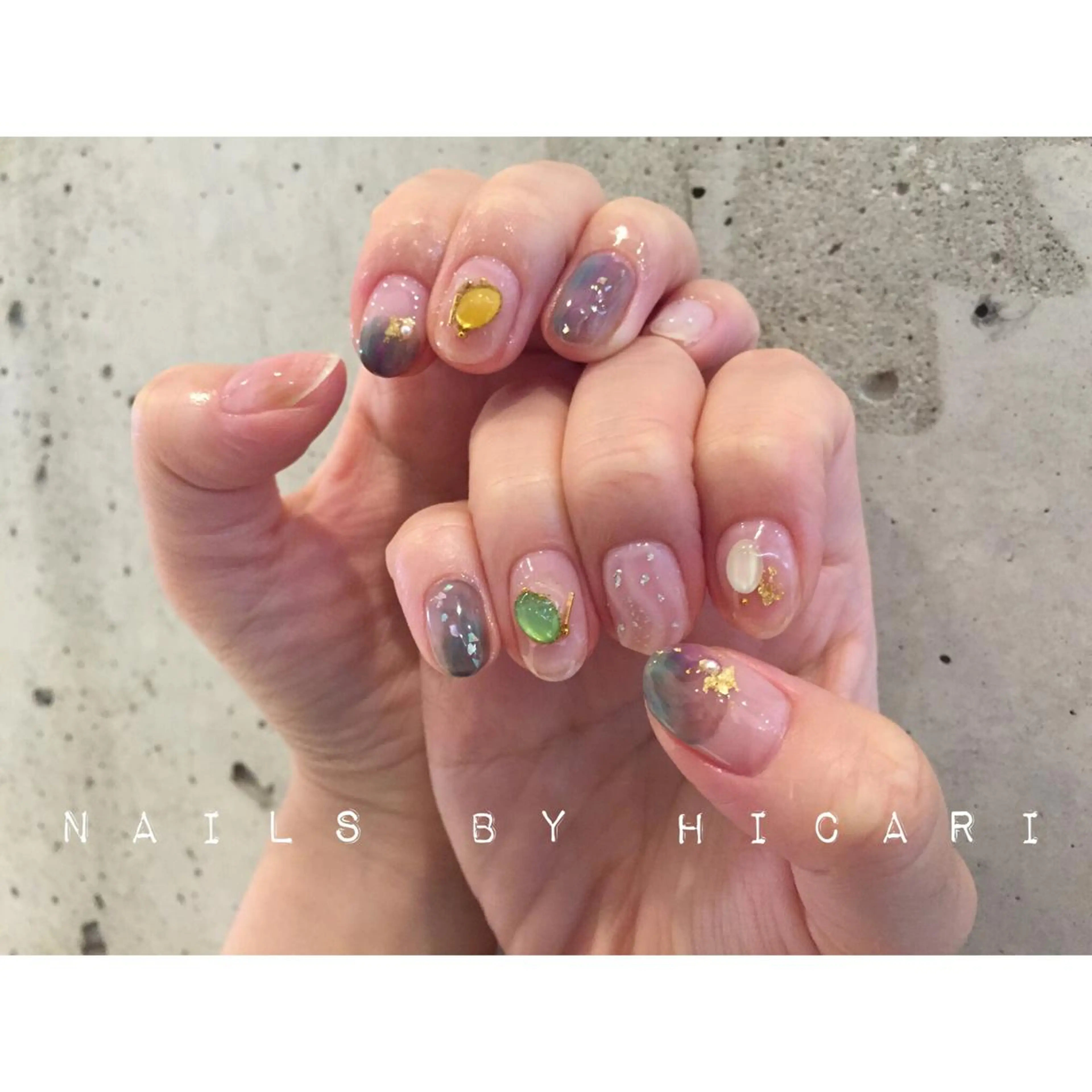 ショート カラー ネイル マツエク・マツパ ジェルネイル ニュアンスネイル パラジェル illum hicariのネイルデザイン