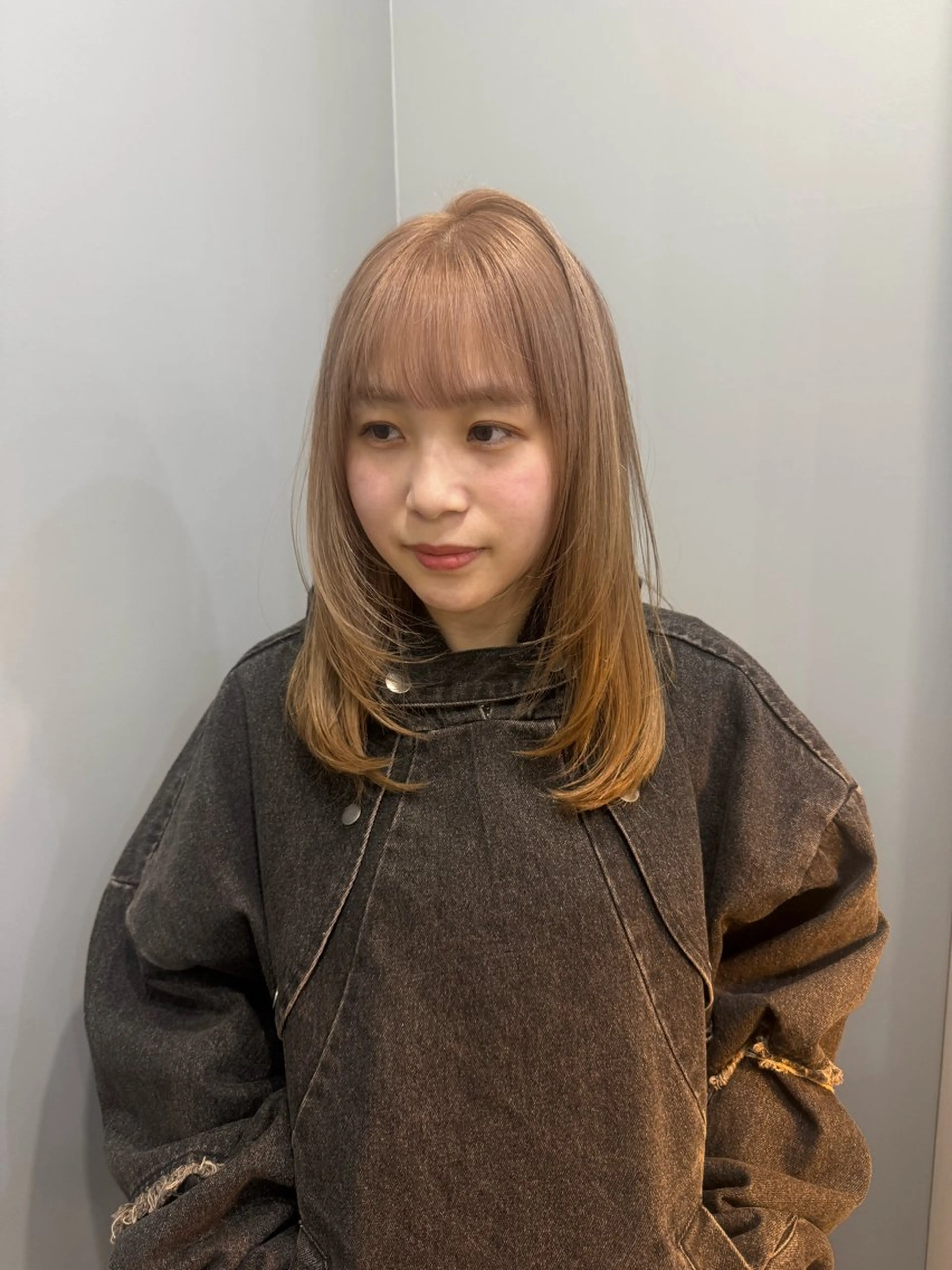 ミディアム レイヤーカット 透明感color🩵 MAYUKAのヘアスタイル